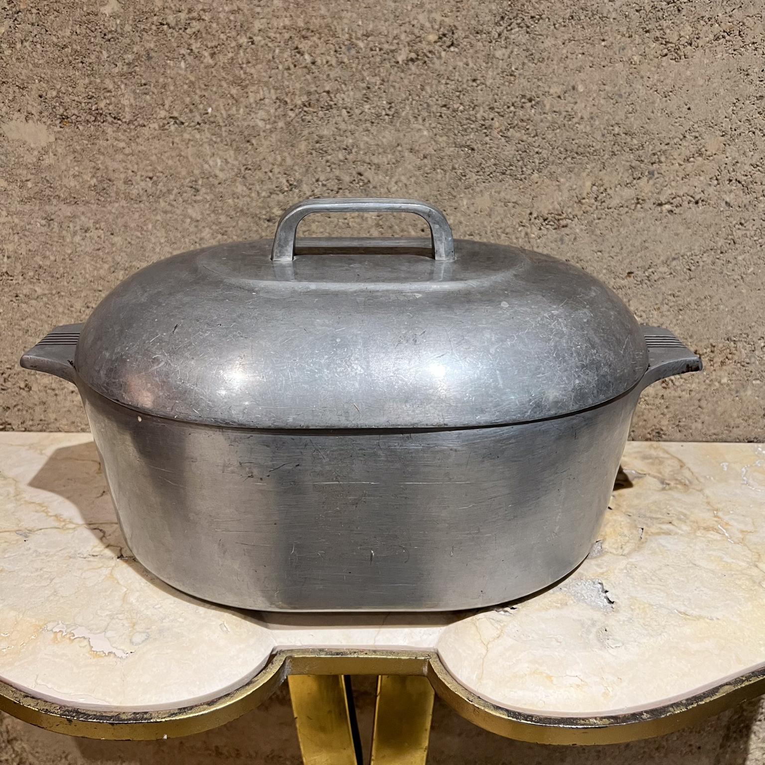 1960s Wagner Ware Magnalite 4265 Oval Roaster Lidded Dutch Oven 1