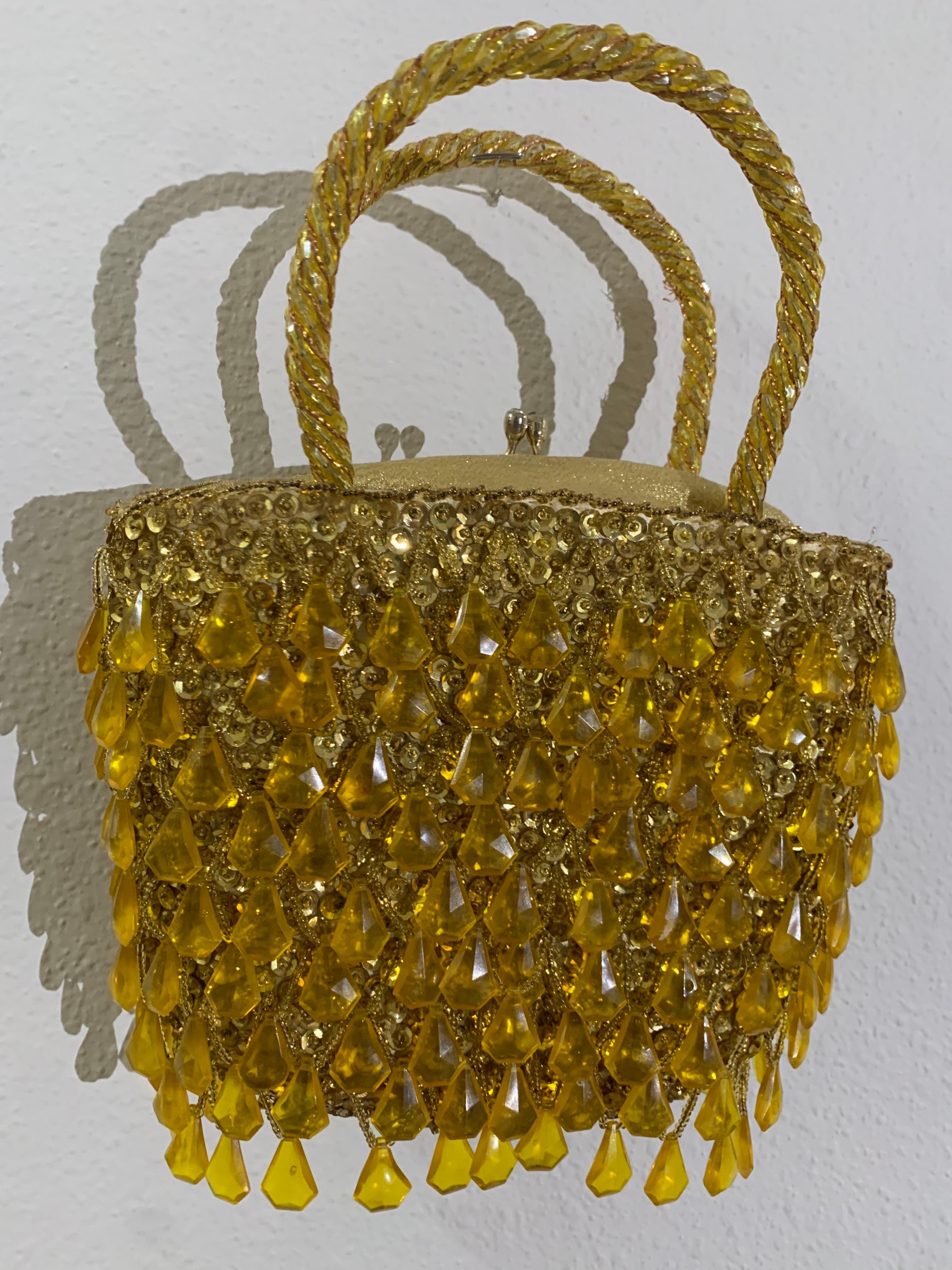 1960s Walborg Daffodil Yellow Faceted Teardrop Beaded & Sequined Basket Bag In Excellent Condition For Sale In Gresham, OR