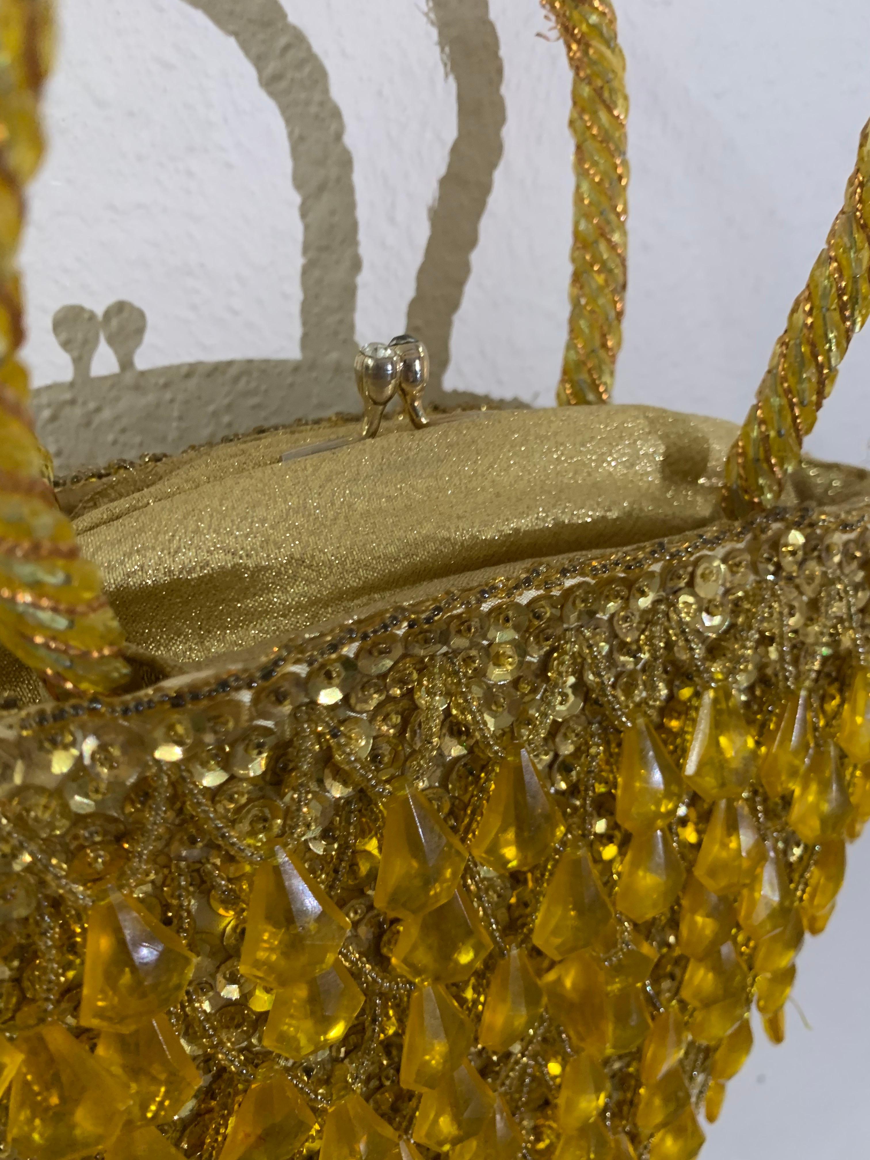 1960s Walborg Daffodil Yellow Faceted Teardrop Beaded & Sequined Basket Bag For Sale 2