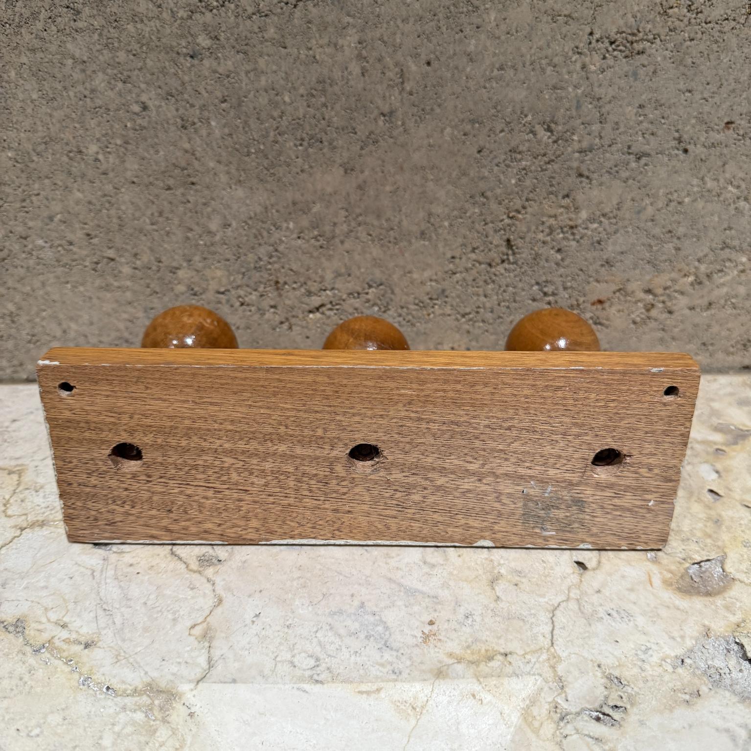 1960s Wall Coat Rack Maple Wood and Iron For Sale 2