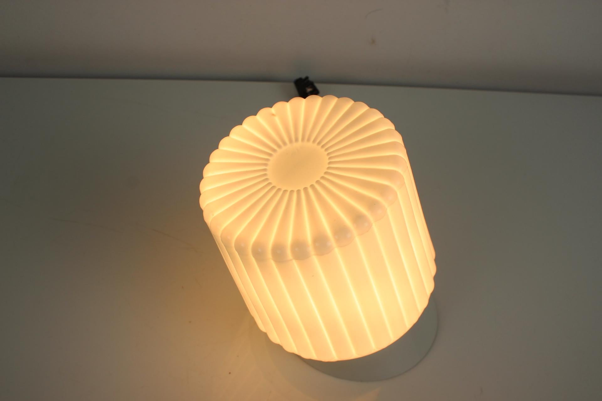1960''s Wandlampe, Tschechoslowakei (Kunststoff) im Angebot