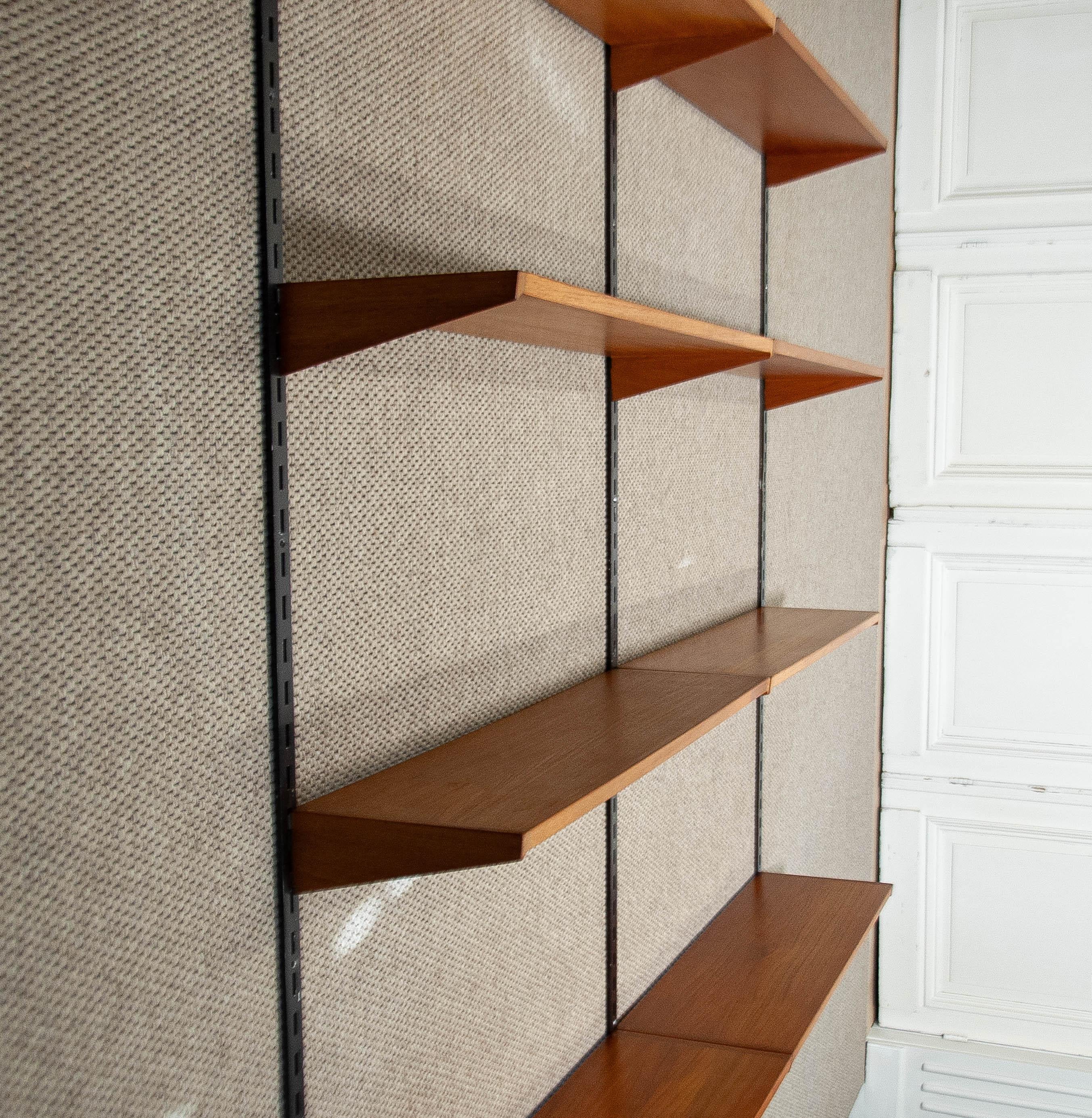 1960s Wall-Mounted Shelving System by Kai Kristiansen for FM Møbler, Denmark In Good Condition In Silvolde, Gelderland