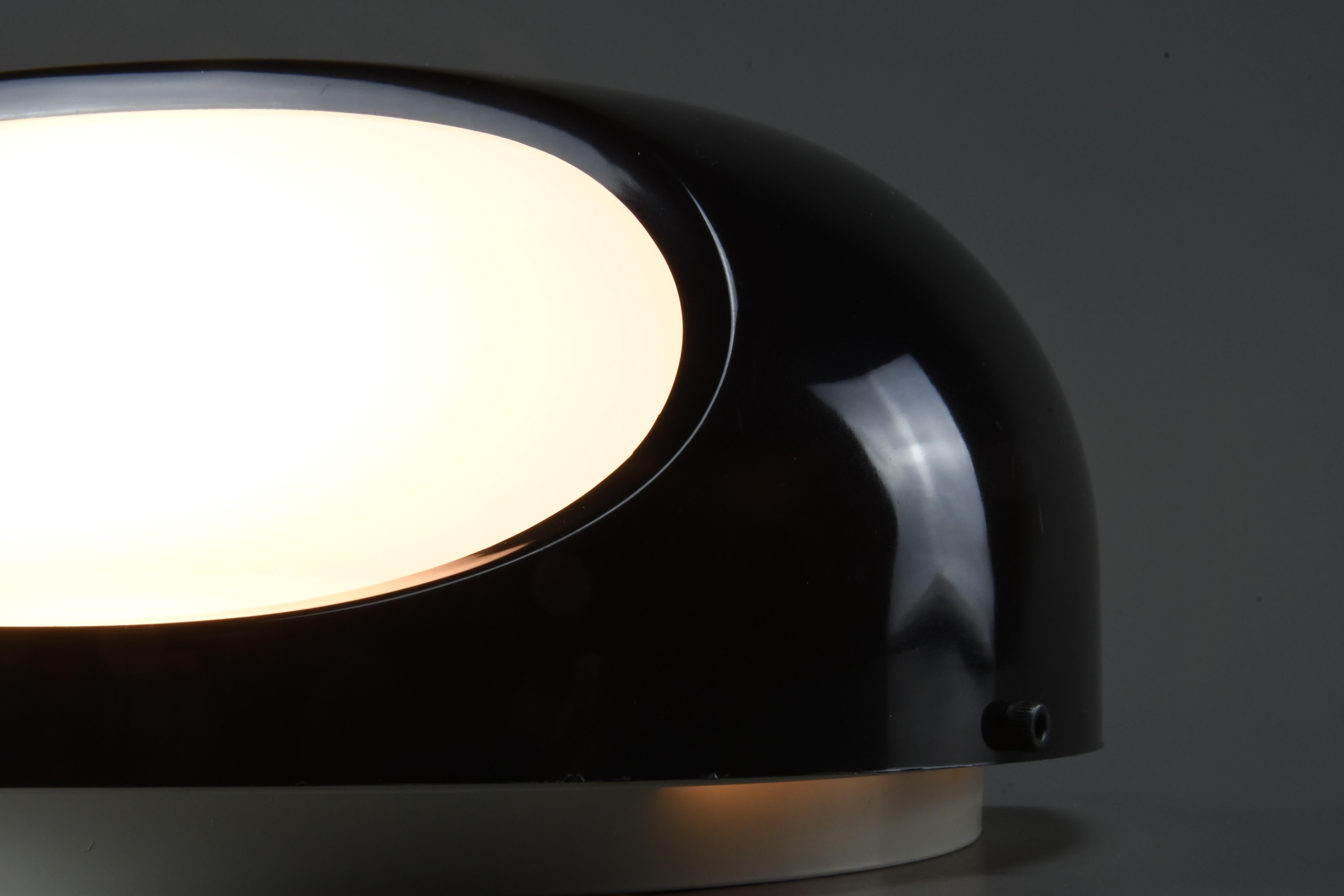Lampada da parete o soffitto degli anni '60 di Gerd Lange per Kartell, Italia in vendita 3