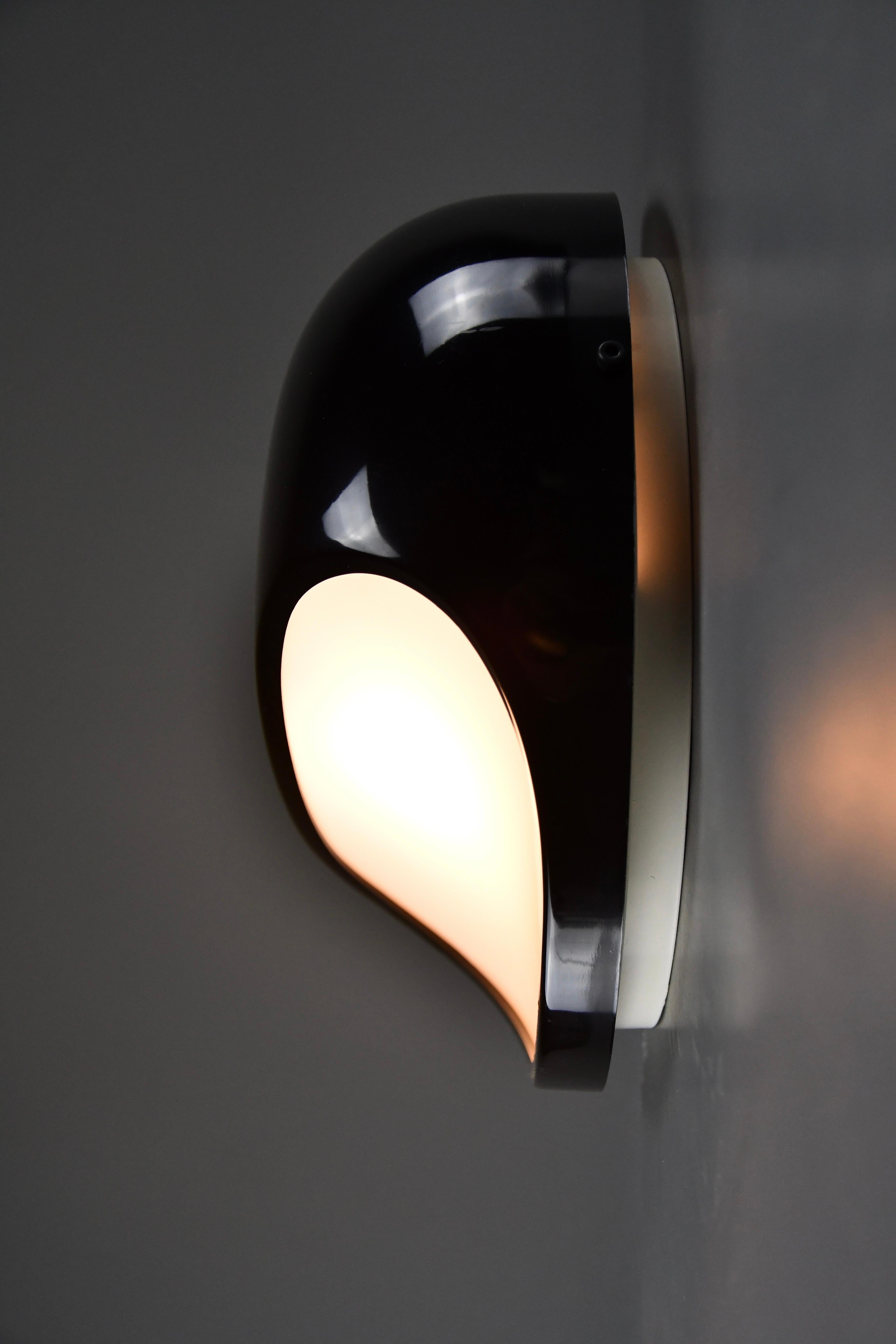 Lampada da parete o soffitto degli anni '60 di Gerd Lange per Kartell, Italia in vendita 4