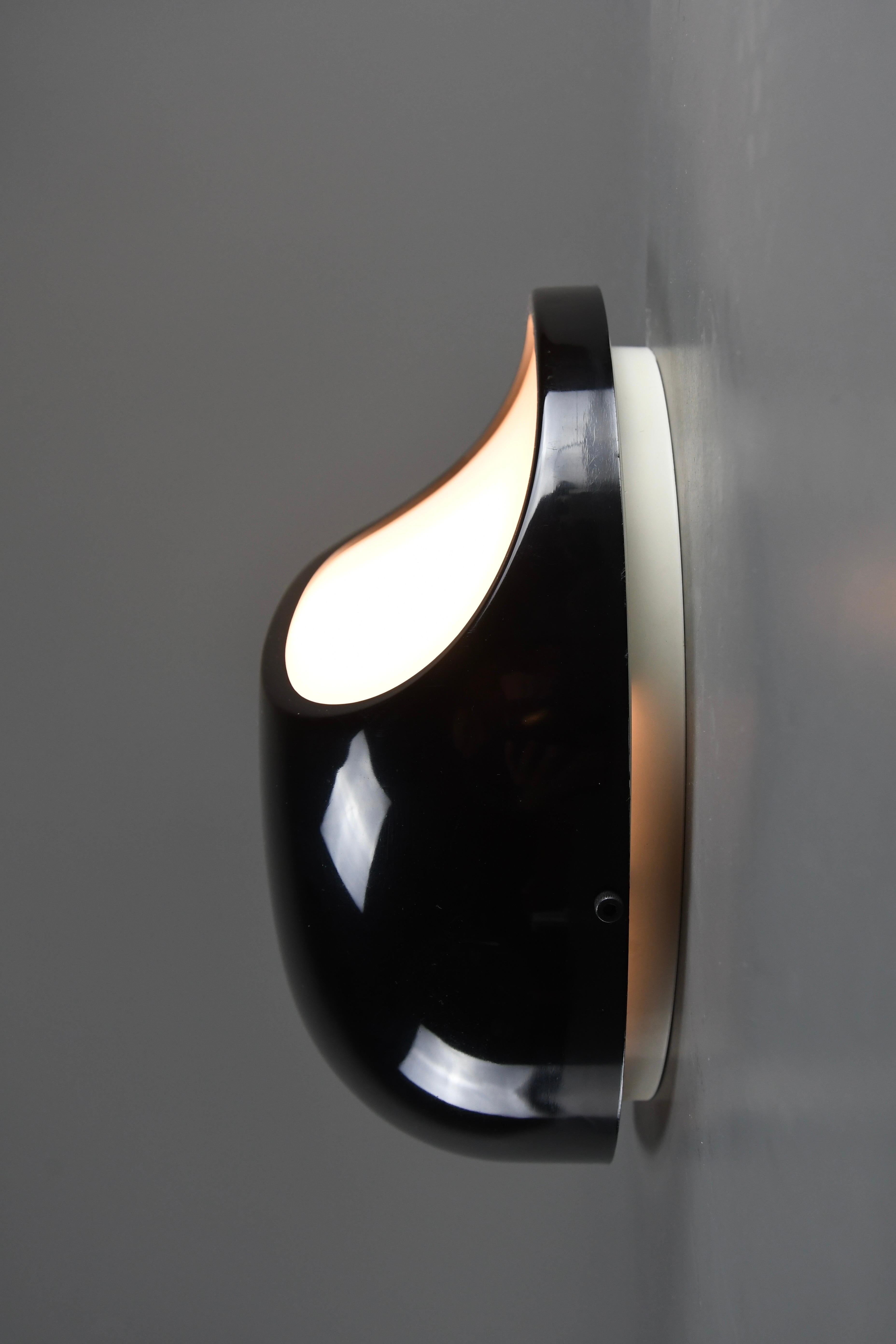 Metà XX secolo Lampada da parete o soffitto degli anni '60 di Gerd Lange per Kartell, Italia in vendita