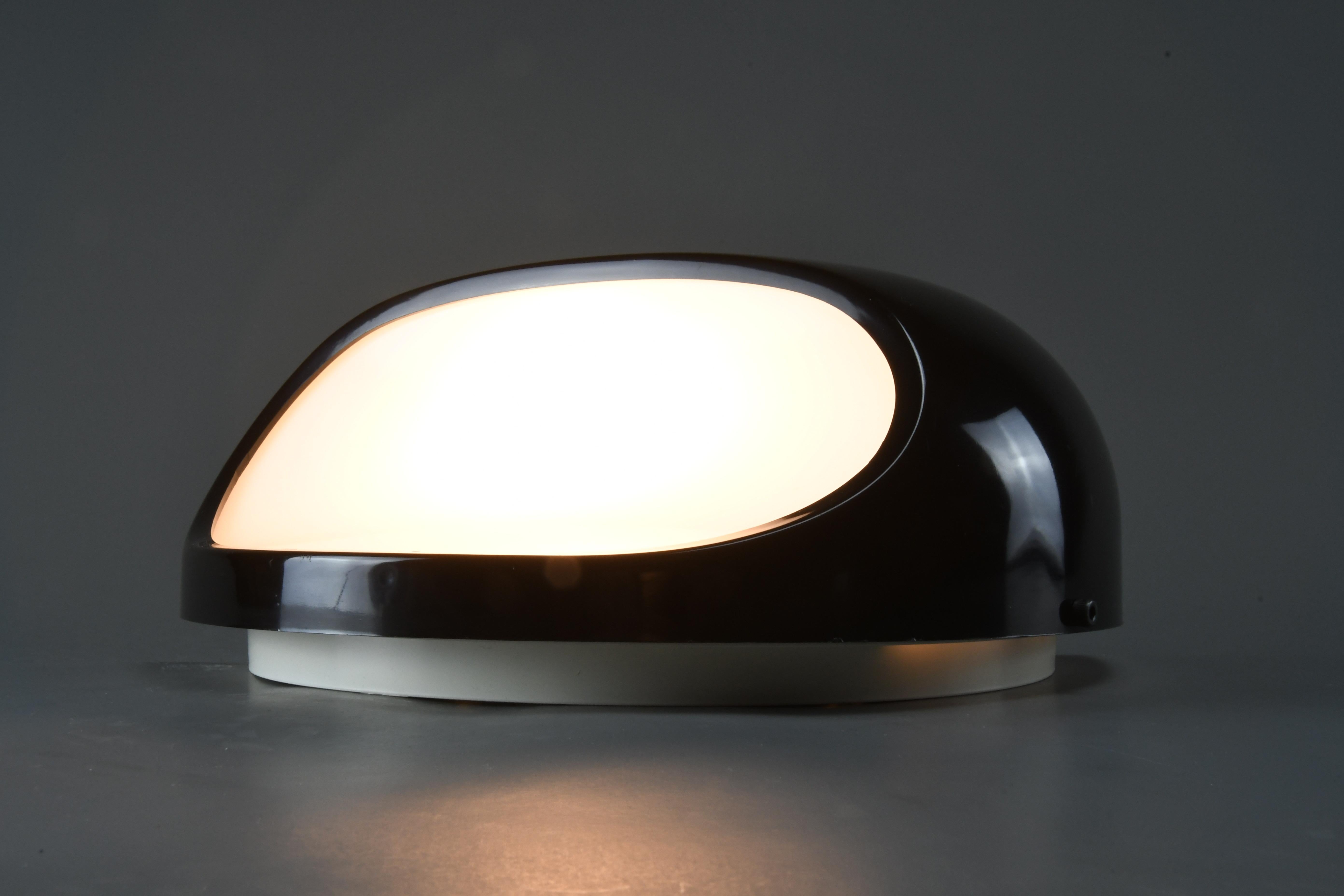 Lampada da parete o soffitto degli anni '60 di Gerd Lange per Kartell, Italia in vendita 2