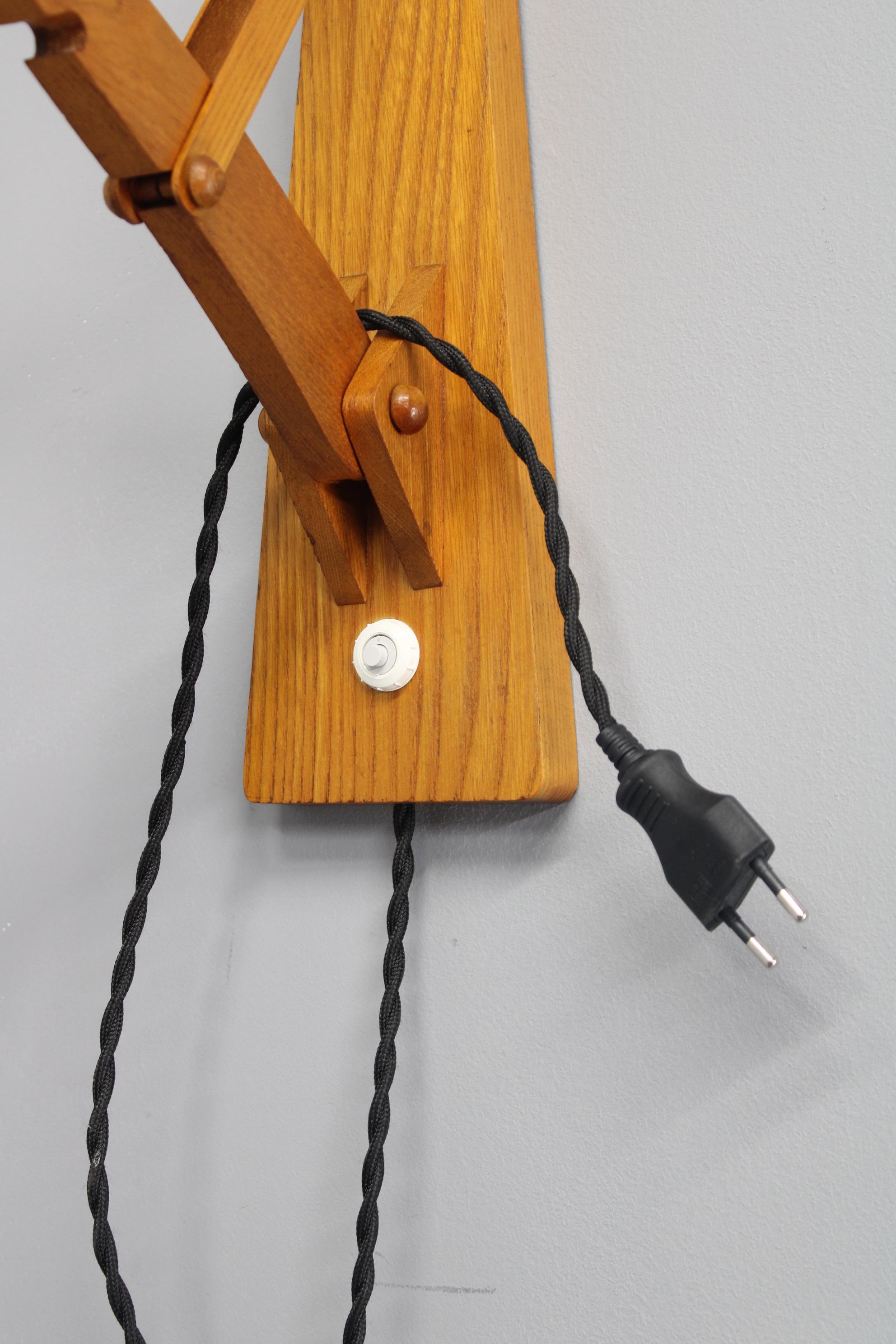 1960s Wall Wooden Lamp by Pokrok Zilina , Czechoslovakia For Sale 8