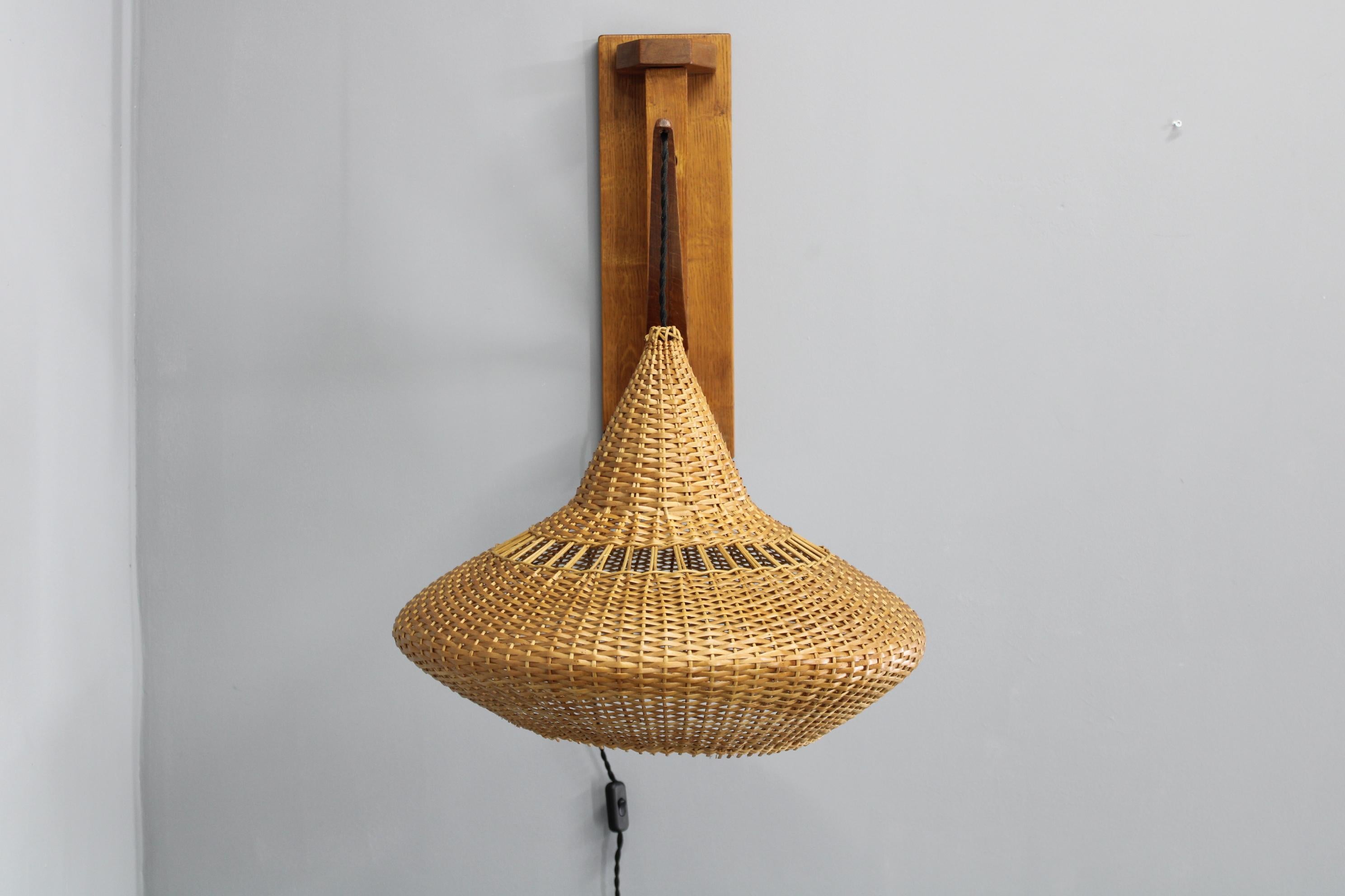 1960s Wall Wooden Lamp by Pokrok Zilina , Czechoslovakia In Good Condition For Sale In Praha, CZ