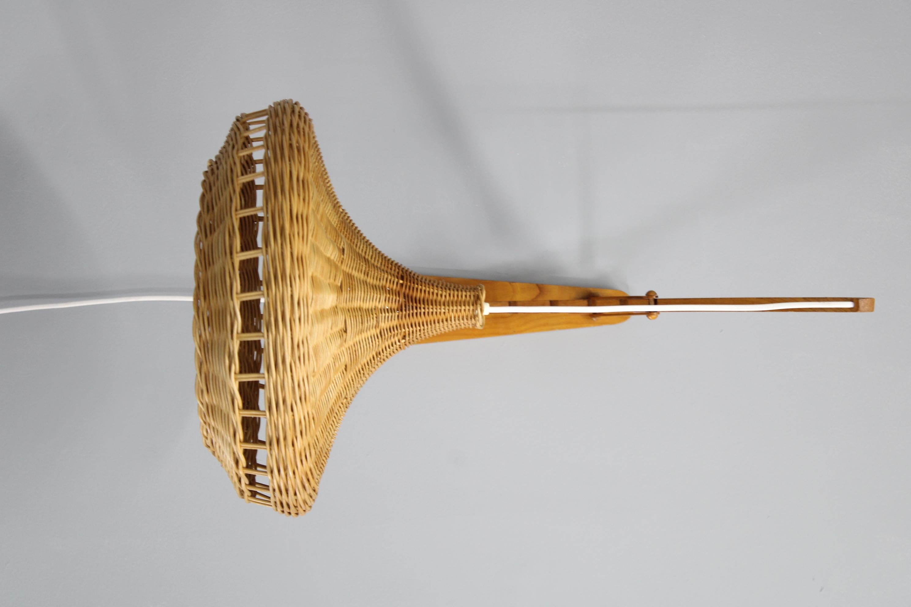 1960s Wall Wooden Lamp by Pokrok Zilina, Czechoslovakia In Good Condition For Sale In Praha, CZ