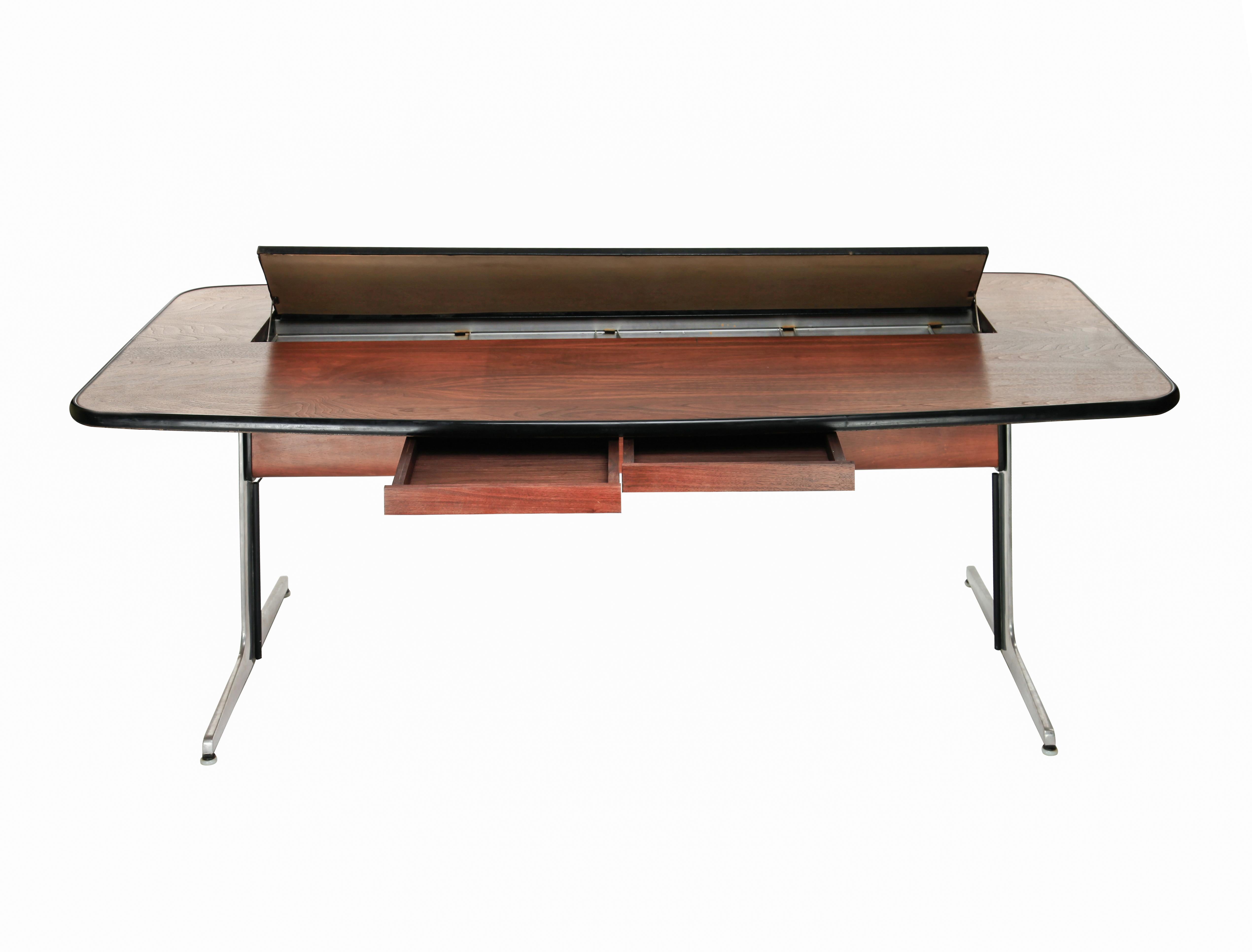 Mid-Century Modern 1960s Walnut and Leather Desk by George Nelson for Herman Miller For Sale