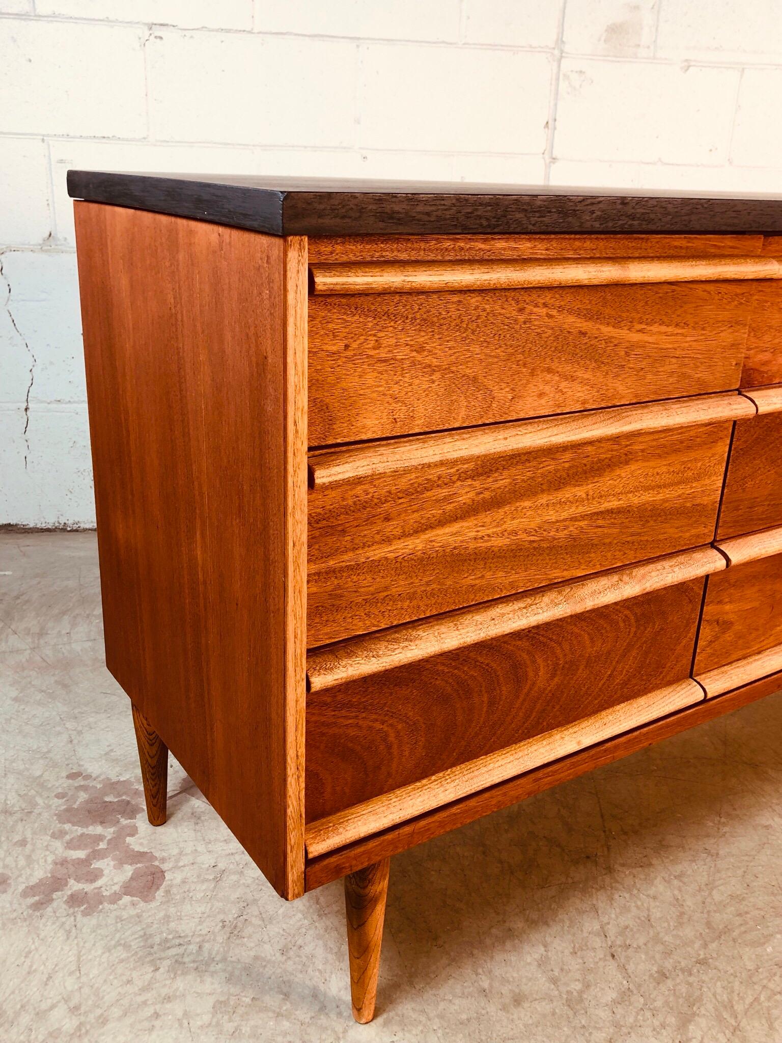 1960s Walnut and Black Painted 9-Drawer Dresser For Sale 4