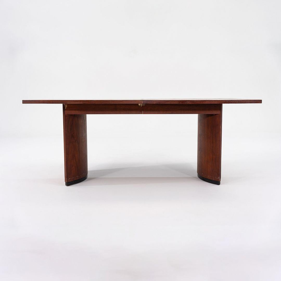 Modern 1960s Walnut Dining Table Attributed to Jack Cartwright for Founders, 72-112 For Sale
