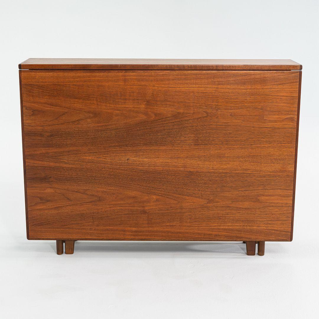 Mesa de comedor con patas extensibles de nogal de los años 60, de Bendt Winge en venta 3