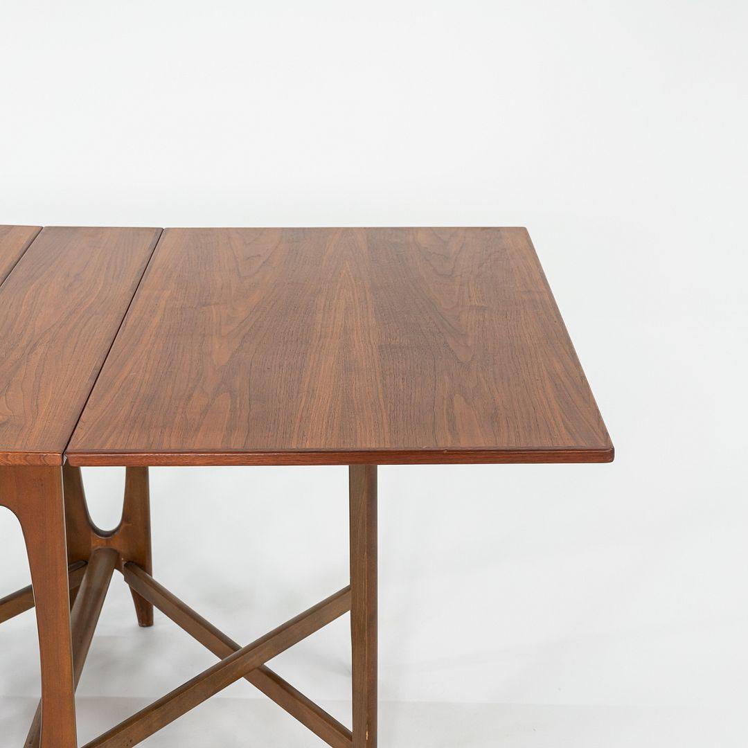 Mesa de comedor con patas extensibles de nogal de los años 60, de Bendt Winge mediados del siglo XX en venta
