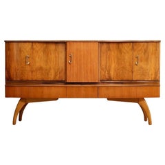 Credenza per mobile da liquore in noce del 1960 di Beautility Furniture