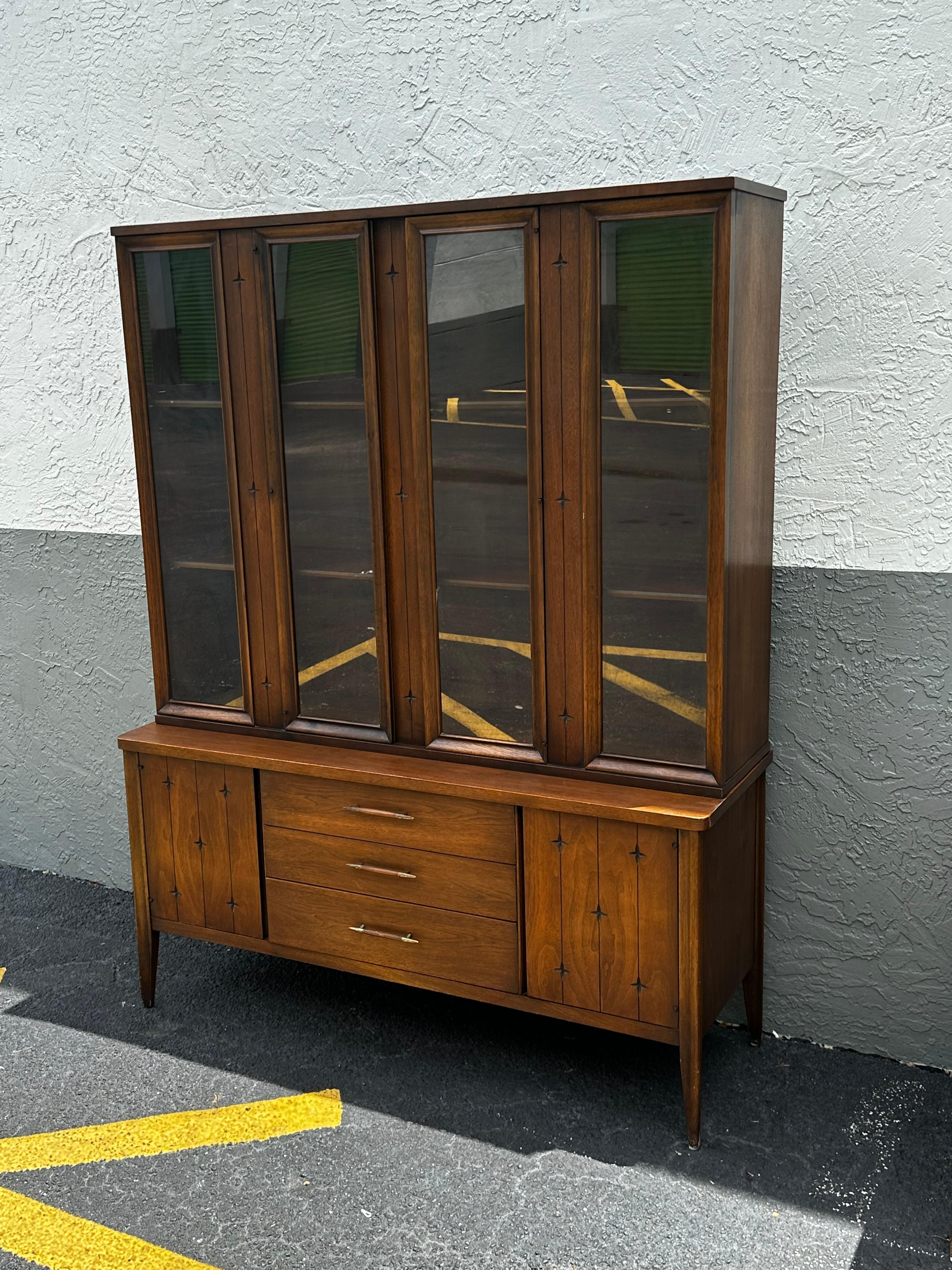 Mid-Century Modern 1960s Walnut MCM  Broyhill Saga Buffet Credenza Bookcase Hutch For Sale