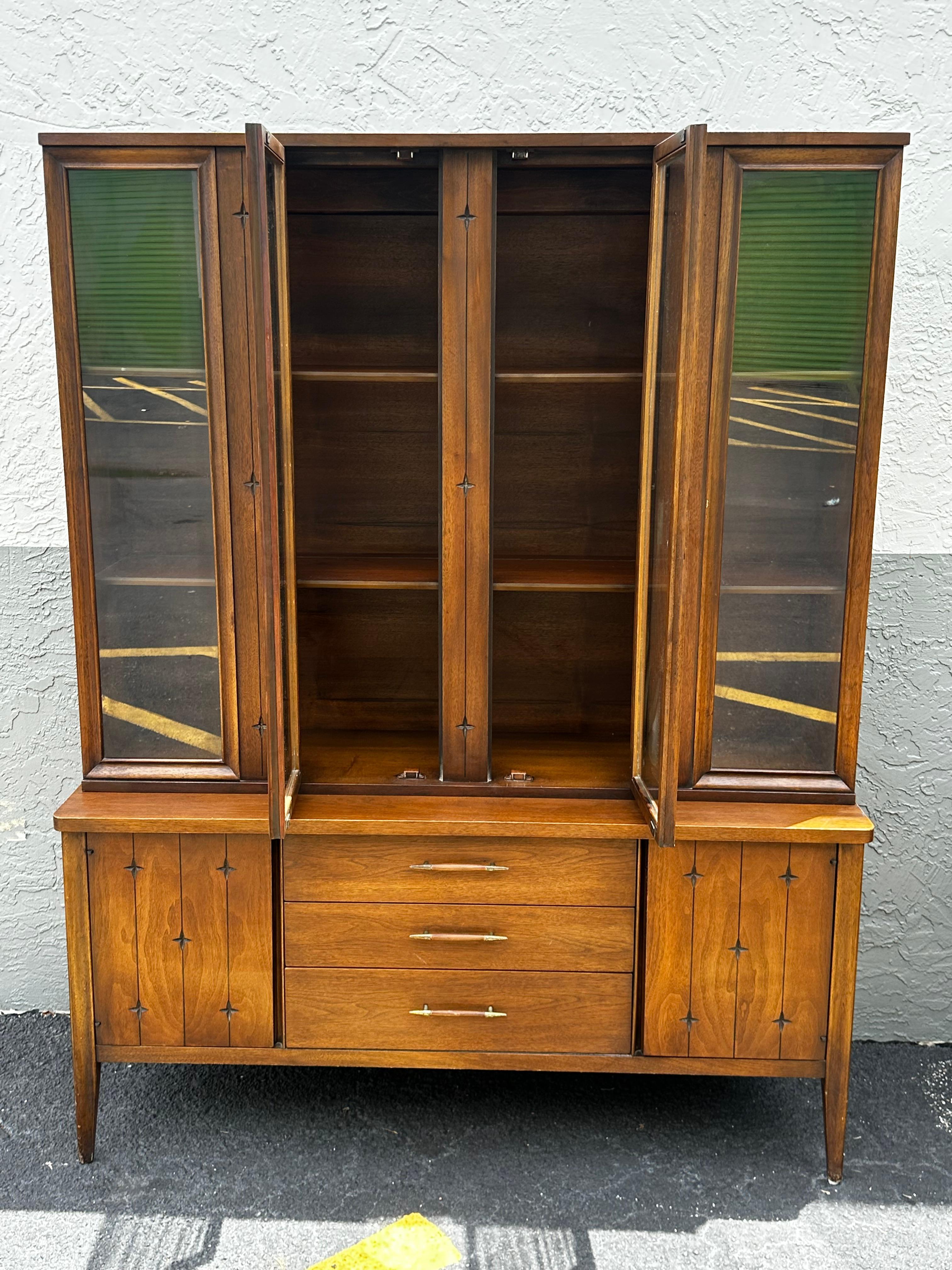 1960s Walnut MCM  Broyhill Saga Buffet Credenza Bookcase Hutch For Sale 1