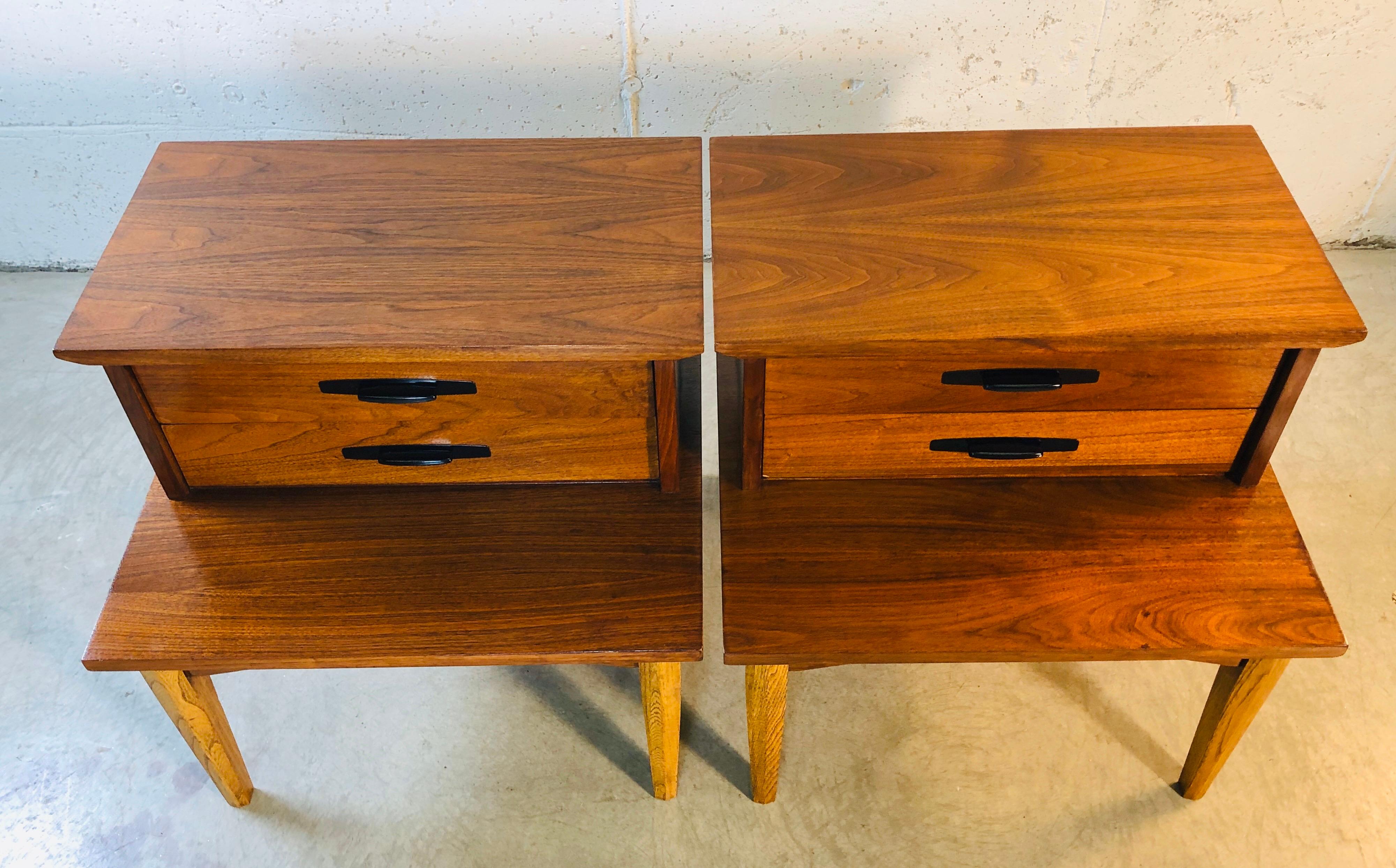 1960s Walnut Wood Step-Back Nightstands by Dixie Furniture Co, Pair In Good Condition For Sale In Amherst, NH