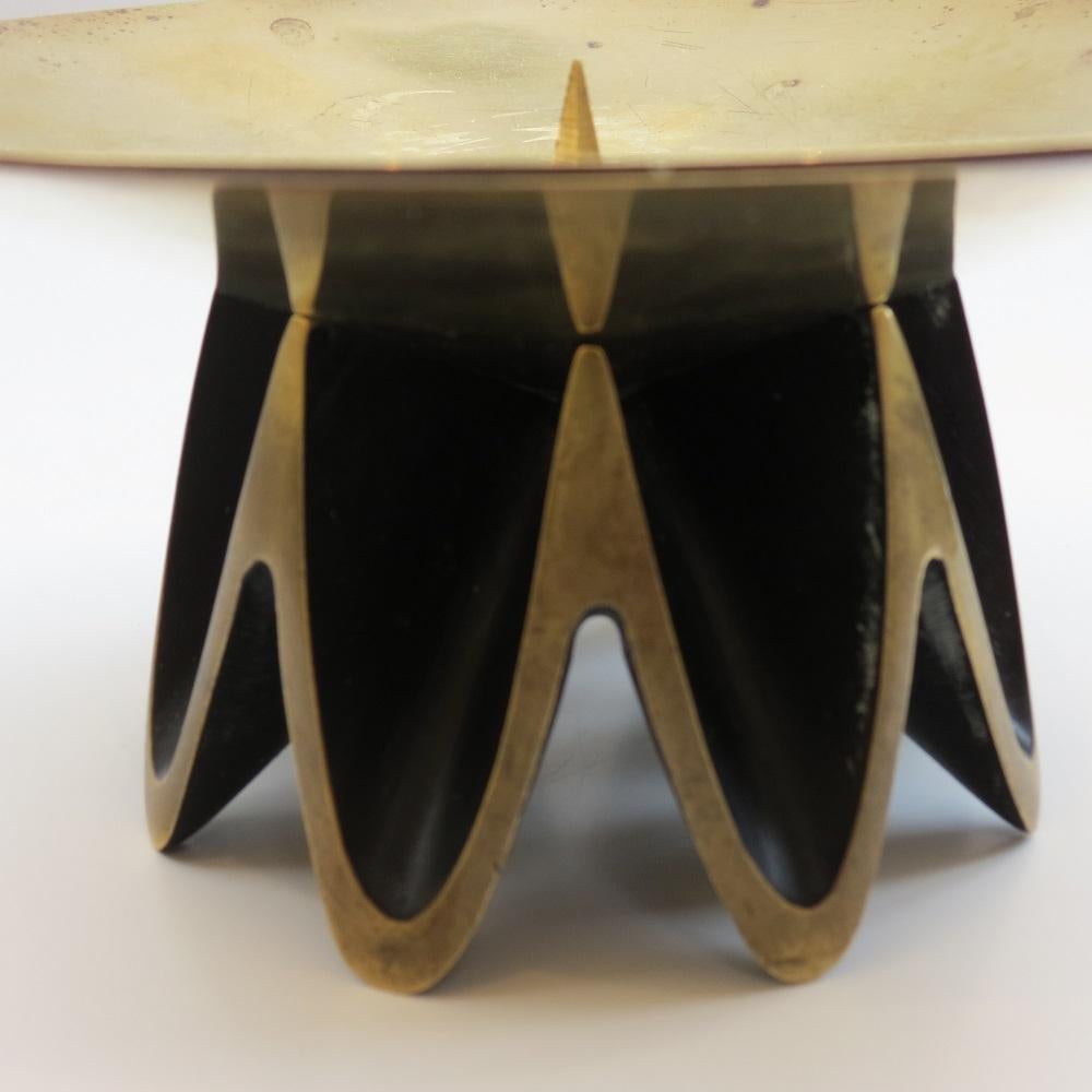 XX secolo 1960 Walter Bosse Herta Baller Portacandele in ottone e ghisa Vienna Austria in vendita