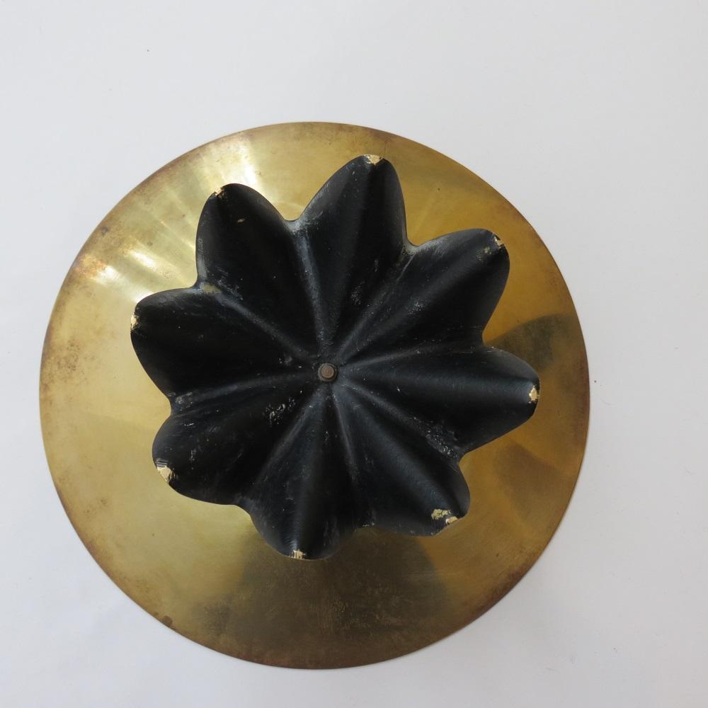 1960 Walter Bosse Herta Baller Portacandele in ottone e ghisa Vienna Austria in vendita 1