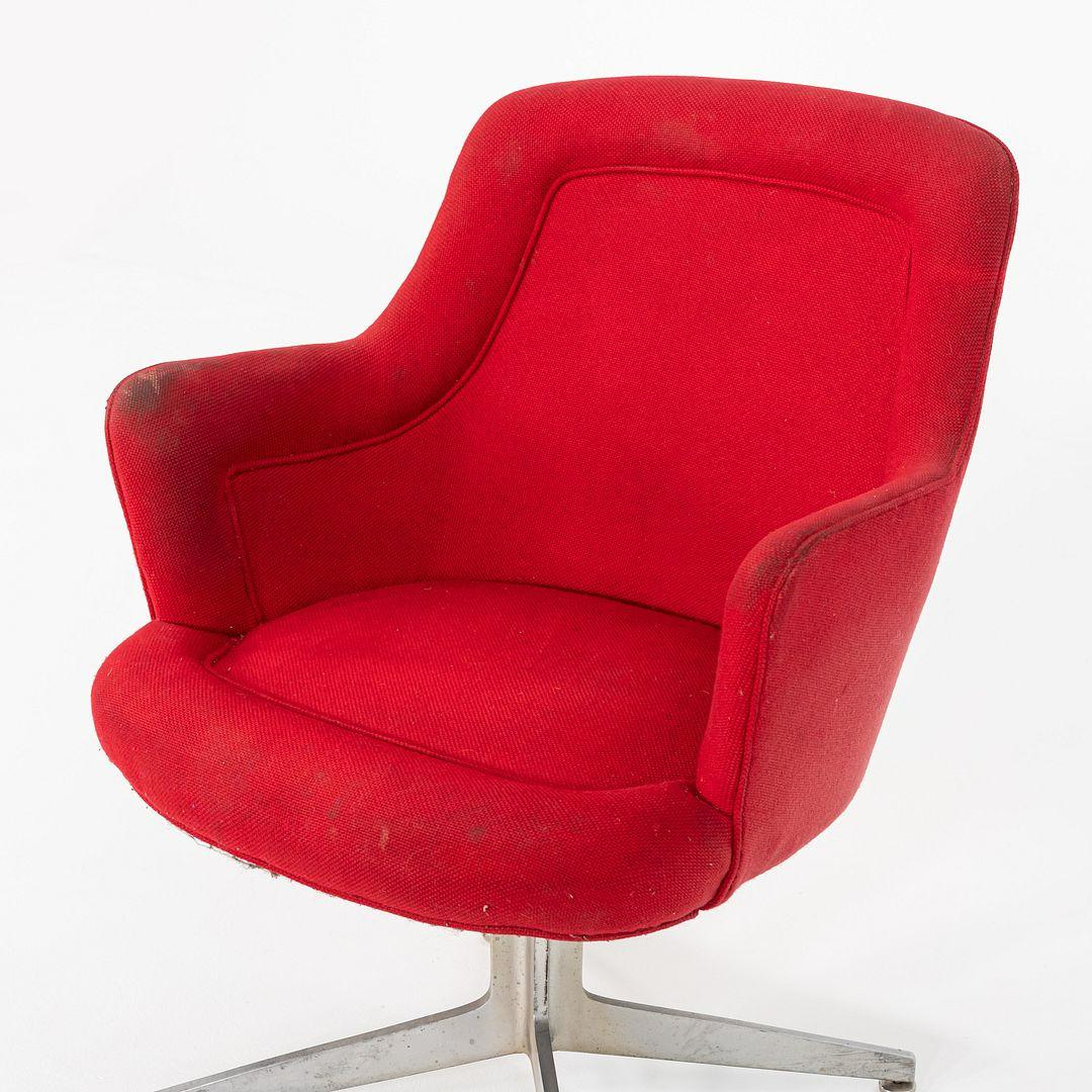 1960 Ward Bennett per Lehigh Furniture Poltrona in tessuto rosso e alluminio in vendita 1