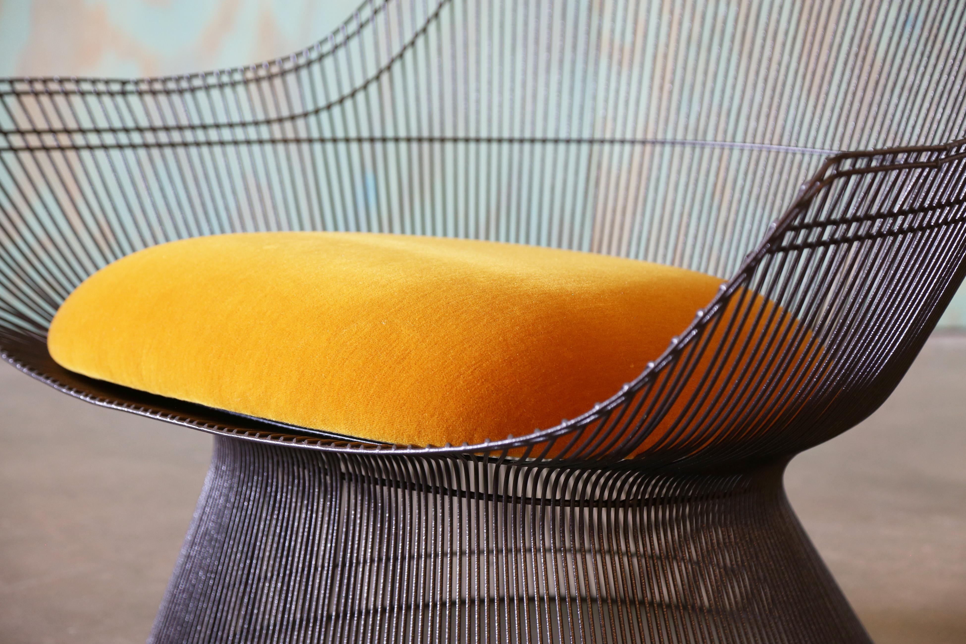 1960s Warren Platner for Knoll Easy Chairs - A Pair Mohair en venta
