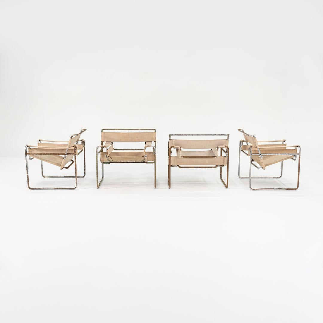 Si tratta di sedie da salotto Wassily originali, modello B3, progettate inizialmente da Marcel Breuer nel 1925. Questi esemplari in particolare sono stati prodotti da Gavina in Italia negli anni '60 e sono stati importati e distribuiti da Knoll. Il