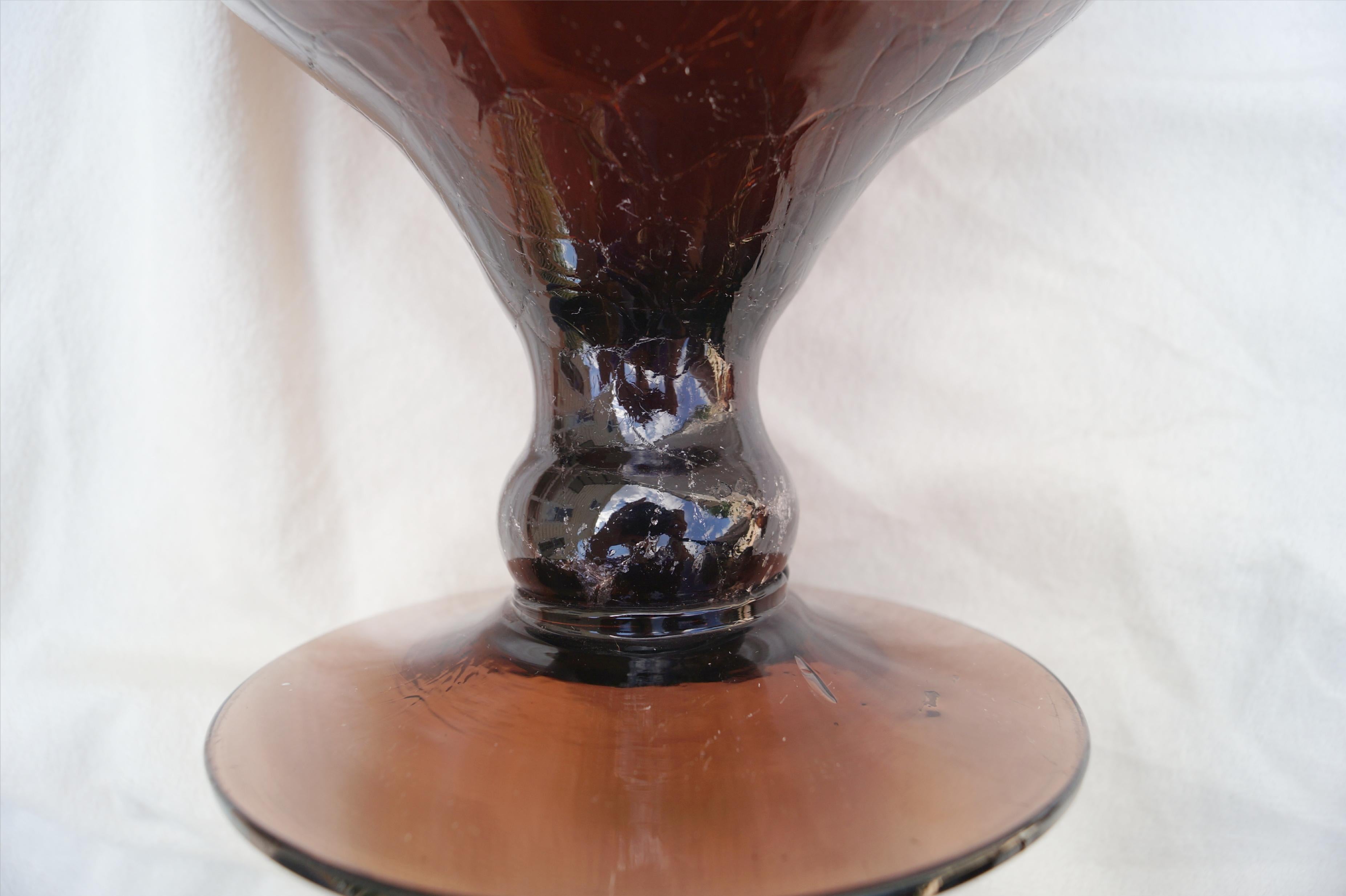 1960 Wayne Husted Blenko Glass #6211 Decantador con pie de cristal craquelado chispeante en venta 2