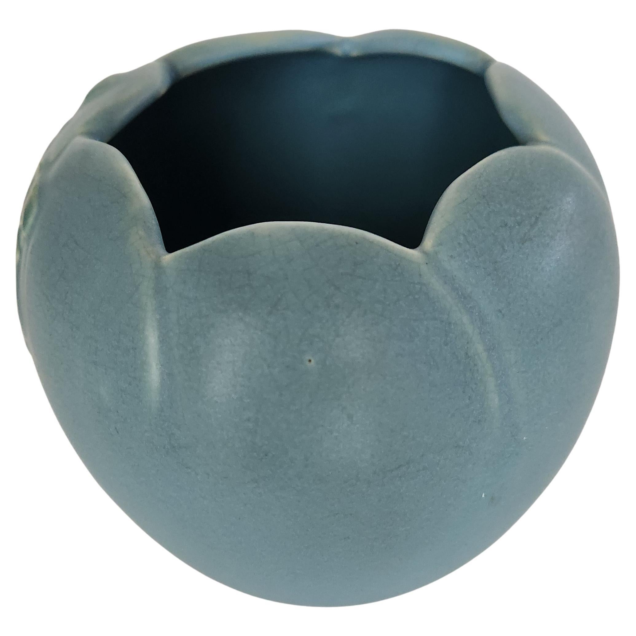 Vaso artistico blu di Weller Pottery del 1960 In condizioni buone in vendita a Chula Vista, CA