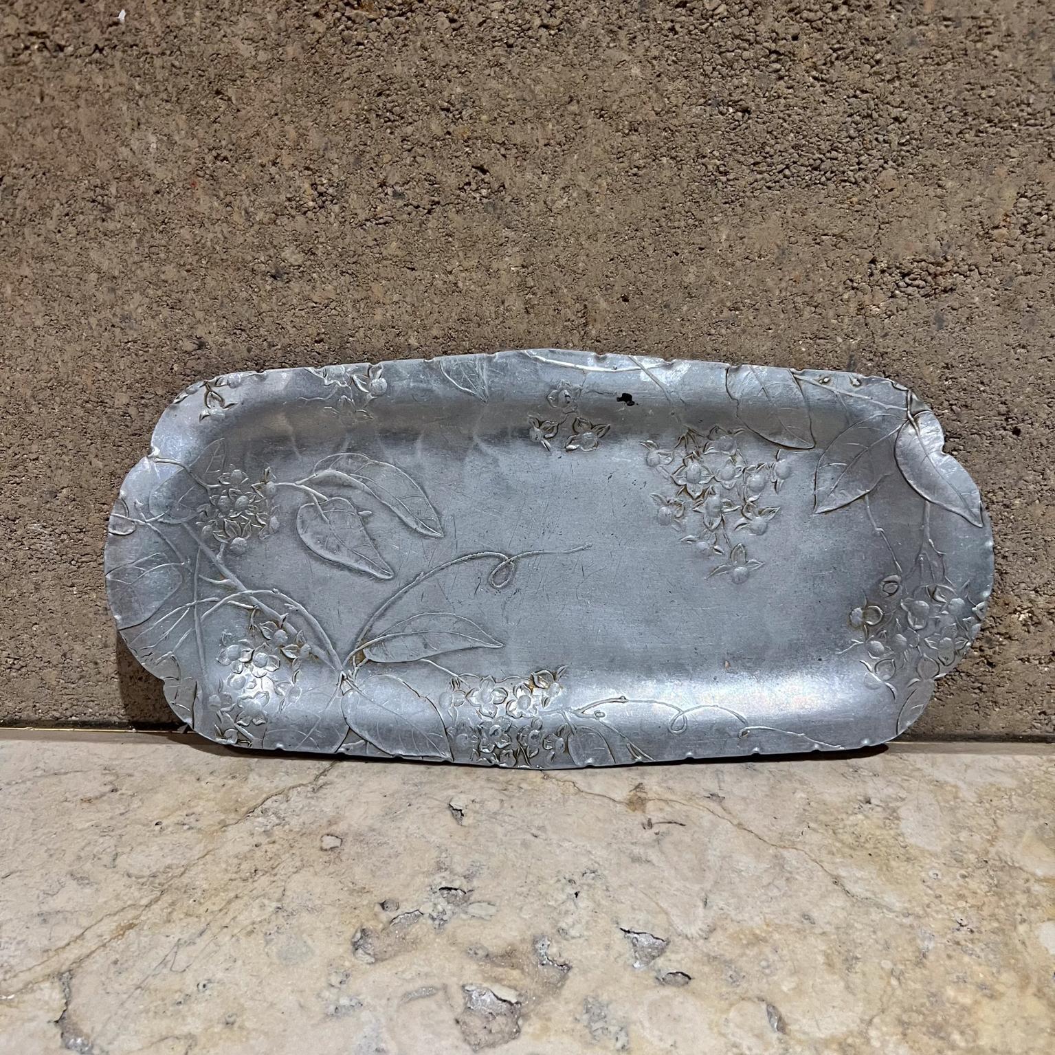 Wendell August Forge Hundeholz-Aluminium-Serviertablett, 1960er Jahre im Angebot 8