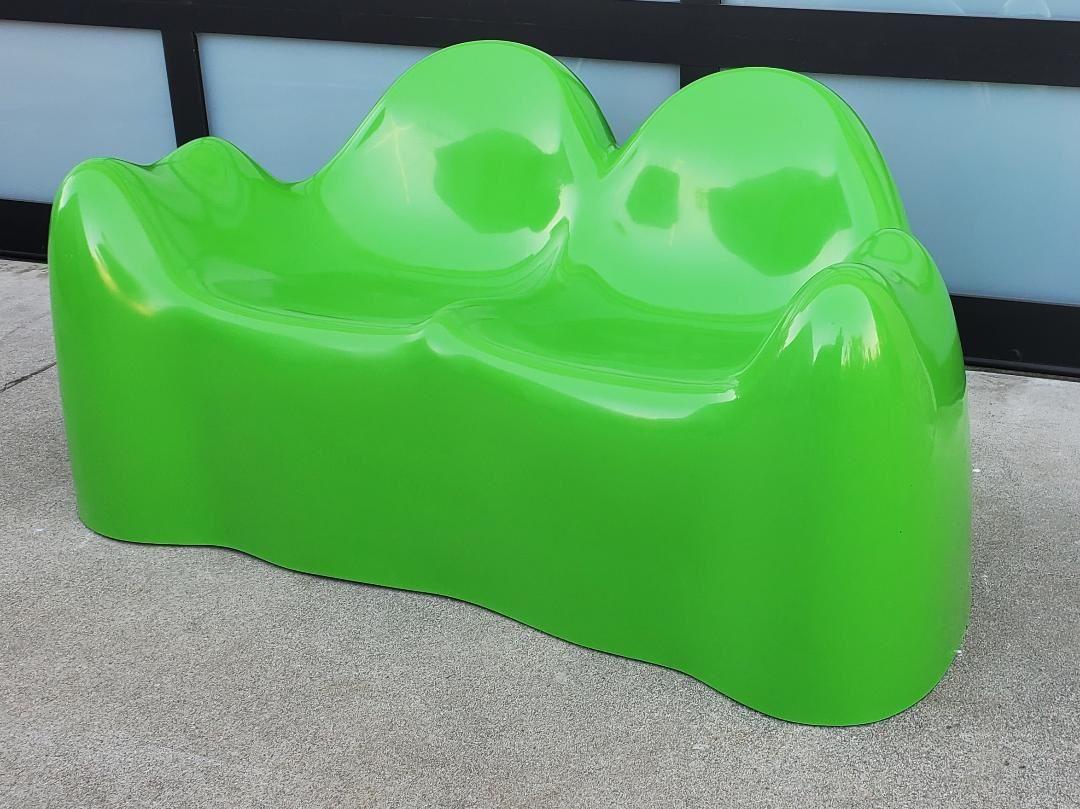 Mid-Century Modern 1960s Wendell Castle Molar Sofa Green Fiberglass Organic Mid Century Modern en vente