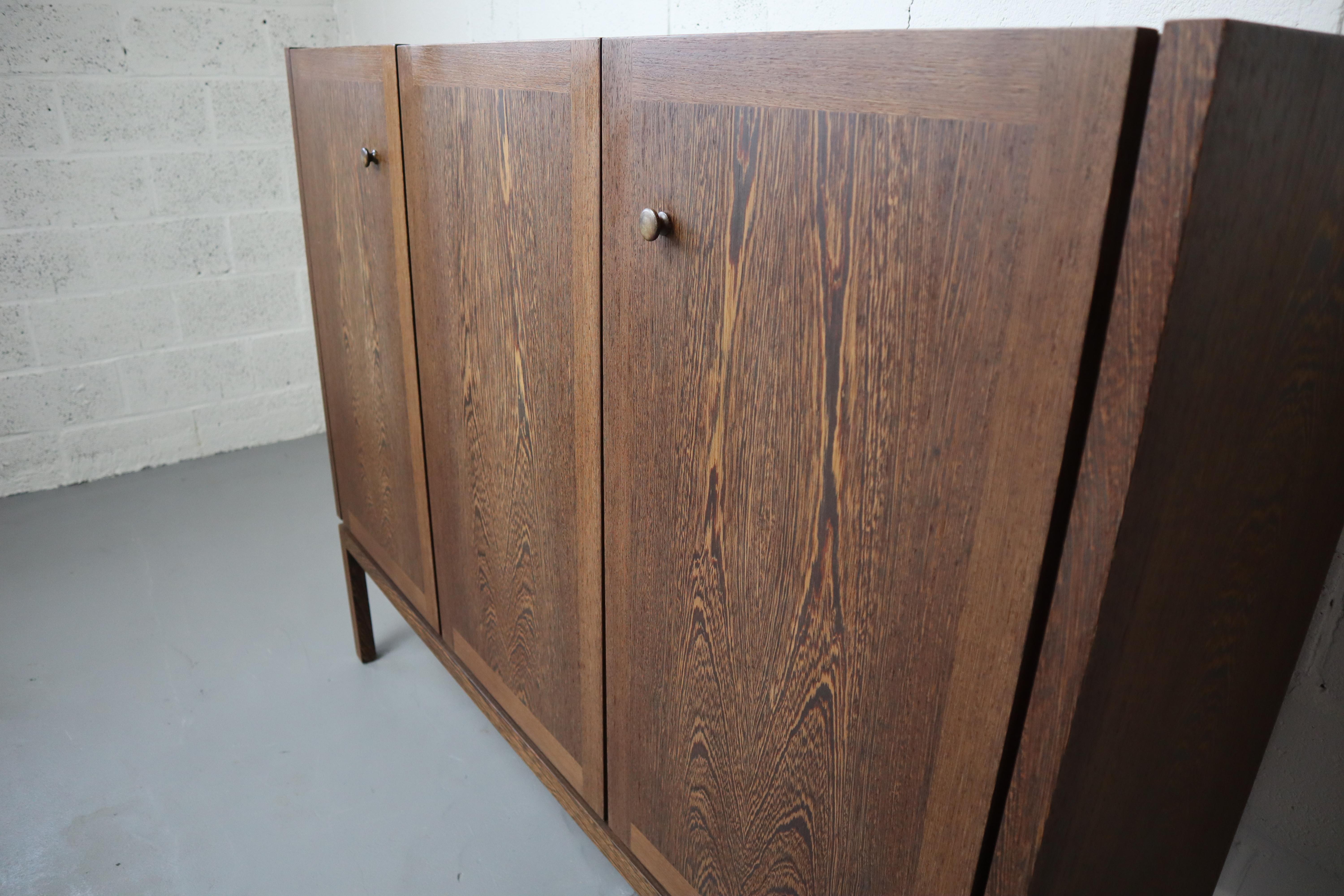 1960s Wengé Sideboard/ Bar Cabinet In Good Condition In Langemark-Poelkapelle, BE