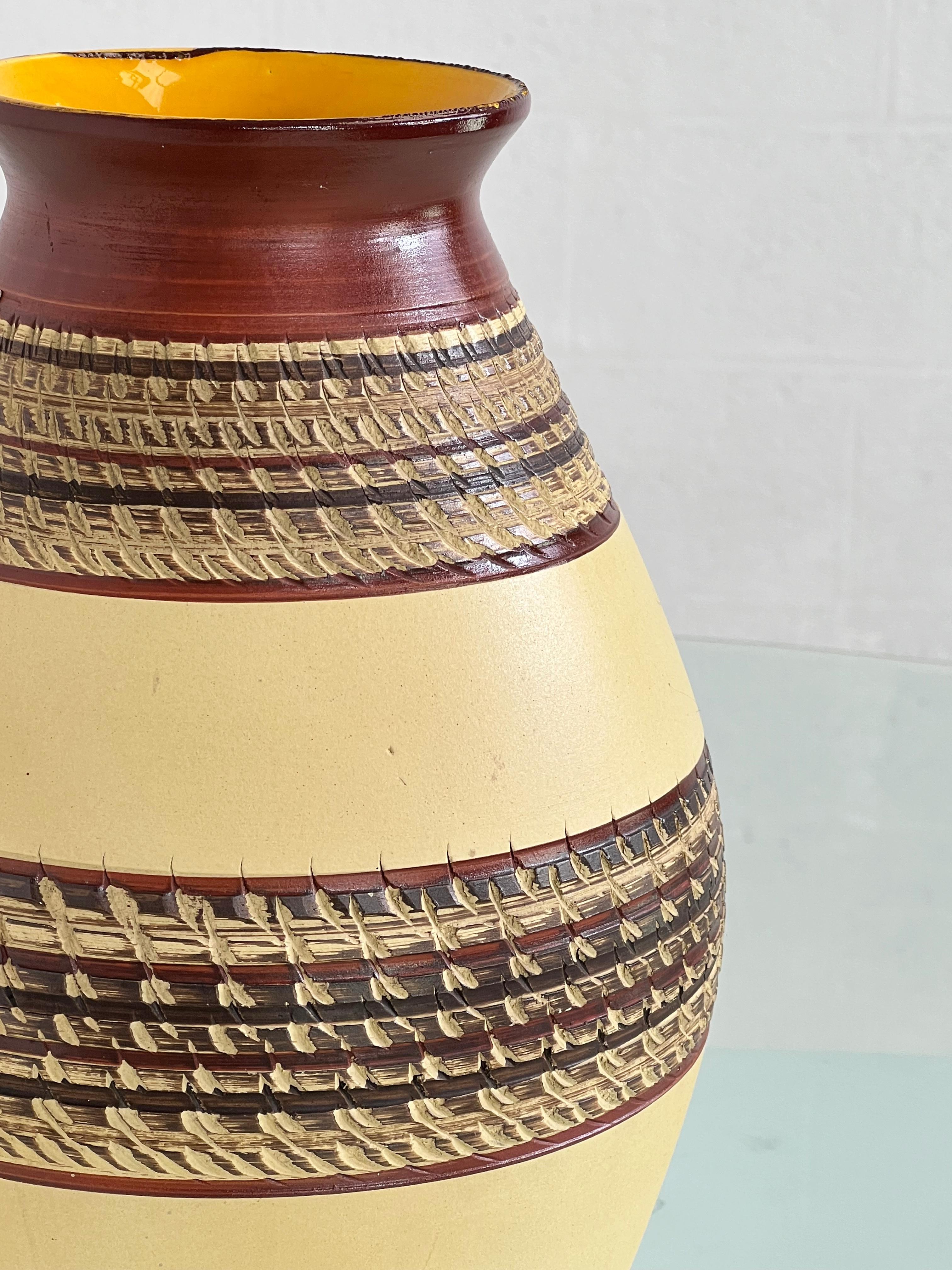 1960s West Germany Handmade Ceramic Vase In Good Condition For Sale In Tourcoing, FR