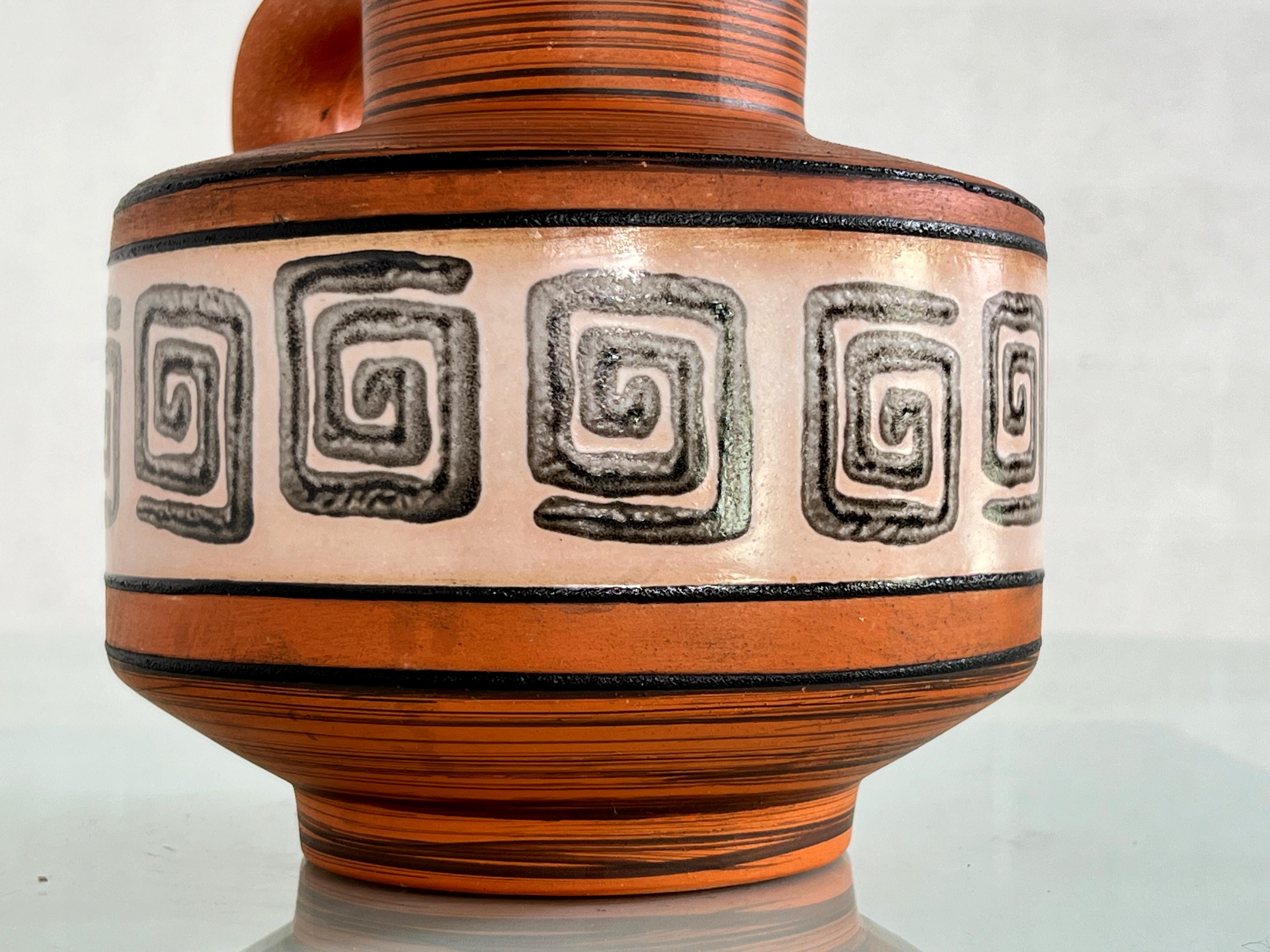 Céramique Vase en céramique artisanale de l'Allemagne de l'Ouest des années 1960 en vente