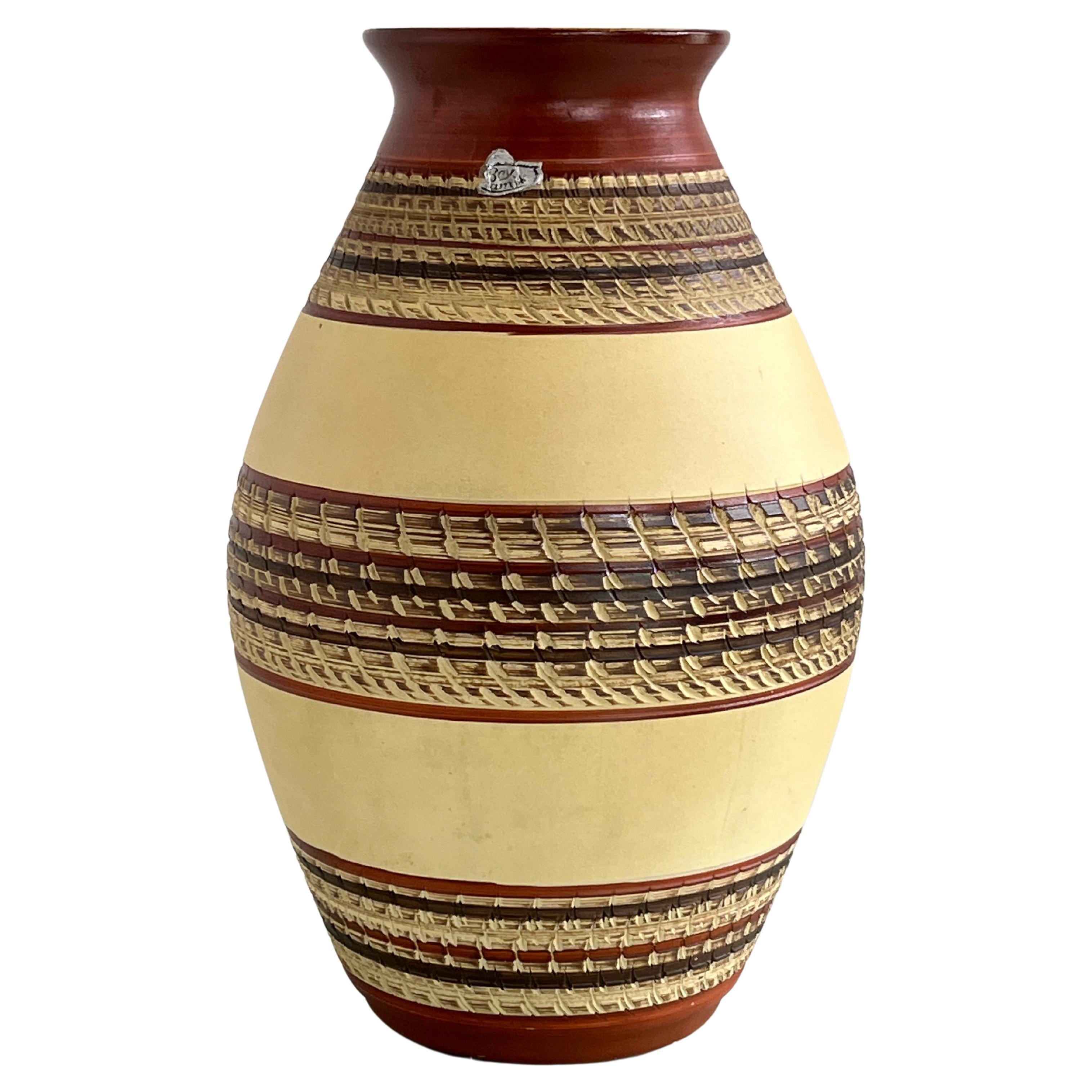Vase en céramique artisanale de l'Allemagne de l'Ouest des années 1960 en vente