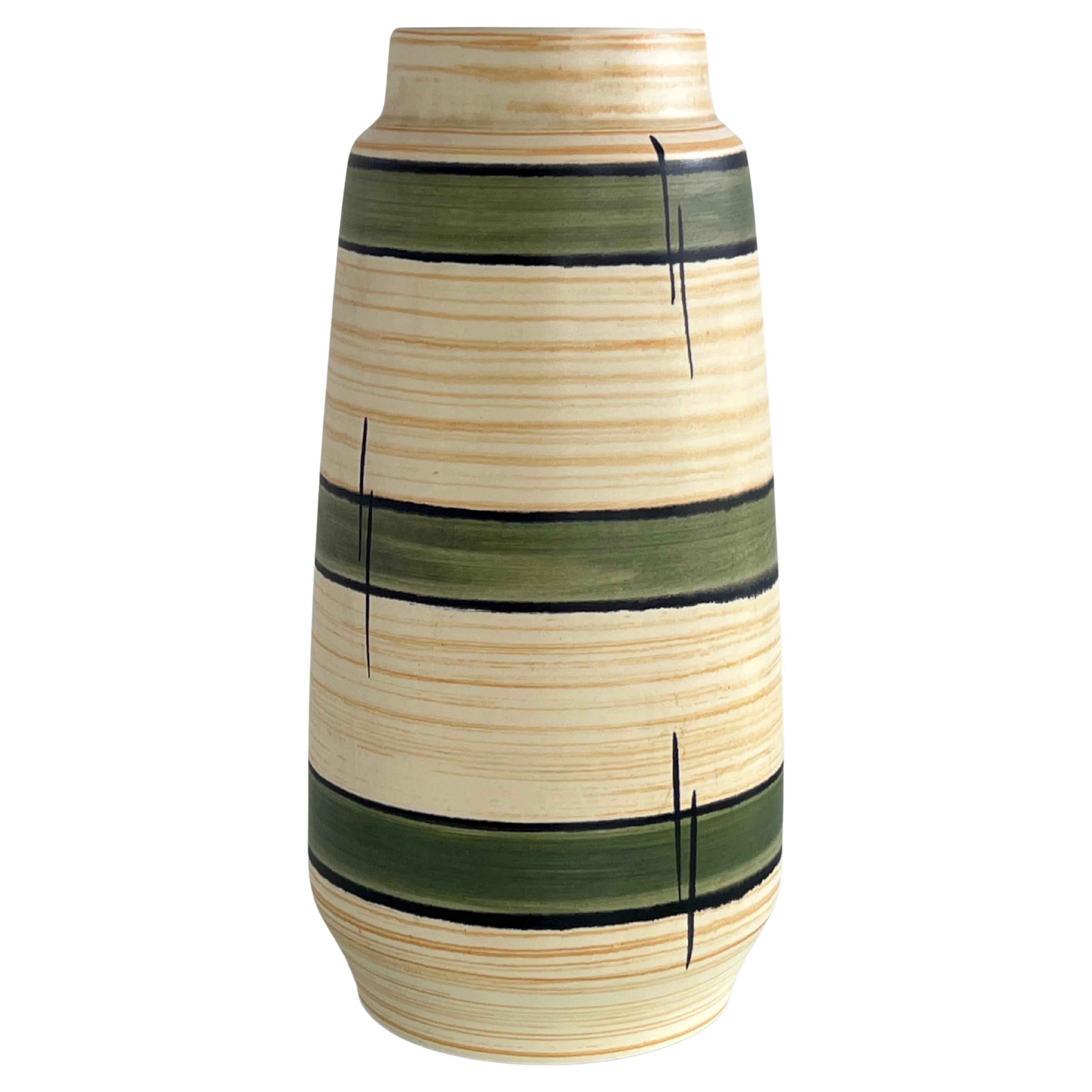 Vase en céramique artisanale de l'Allemagne de l'Ouest des années 1960 en vente