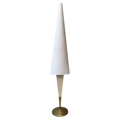 Lampadaire standard blanc Maison Arlus Space Age Conical des années 1960