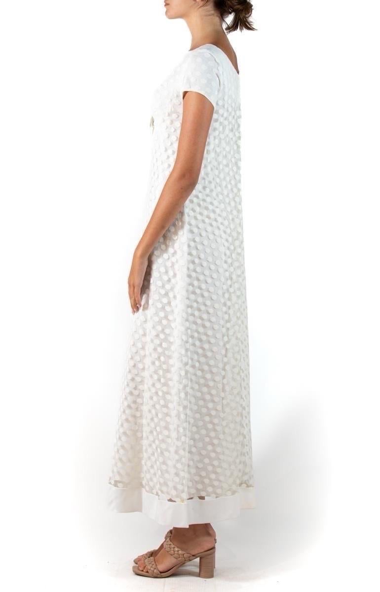 1960S White & Cream Linen Cotton Polka Dot Lace Empire Waist Wedding Dress In Excellent Condition For Sale In New York, NY