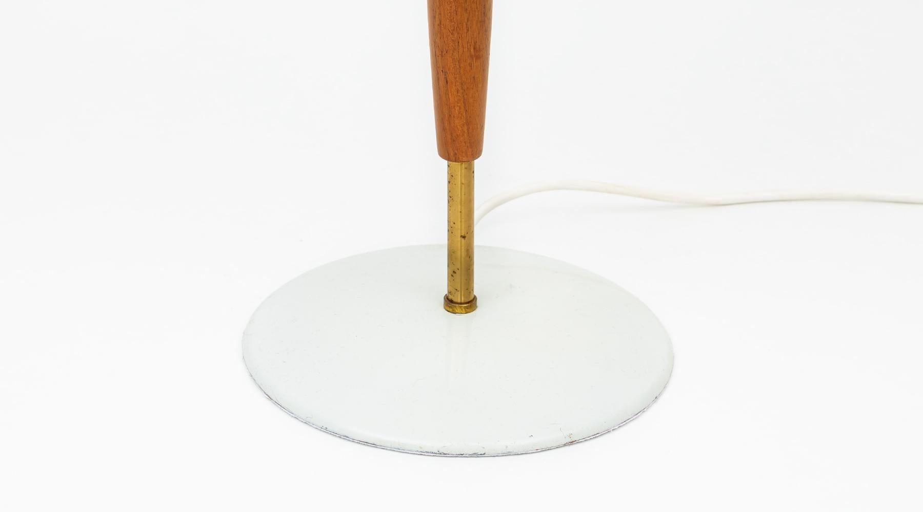 1960s White Fabric Shade Table Lamp by Gerald Thurston In Good Condition For Sale In Frankfurt, Hessen, DE