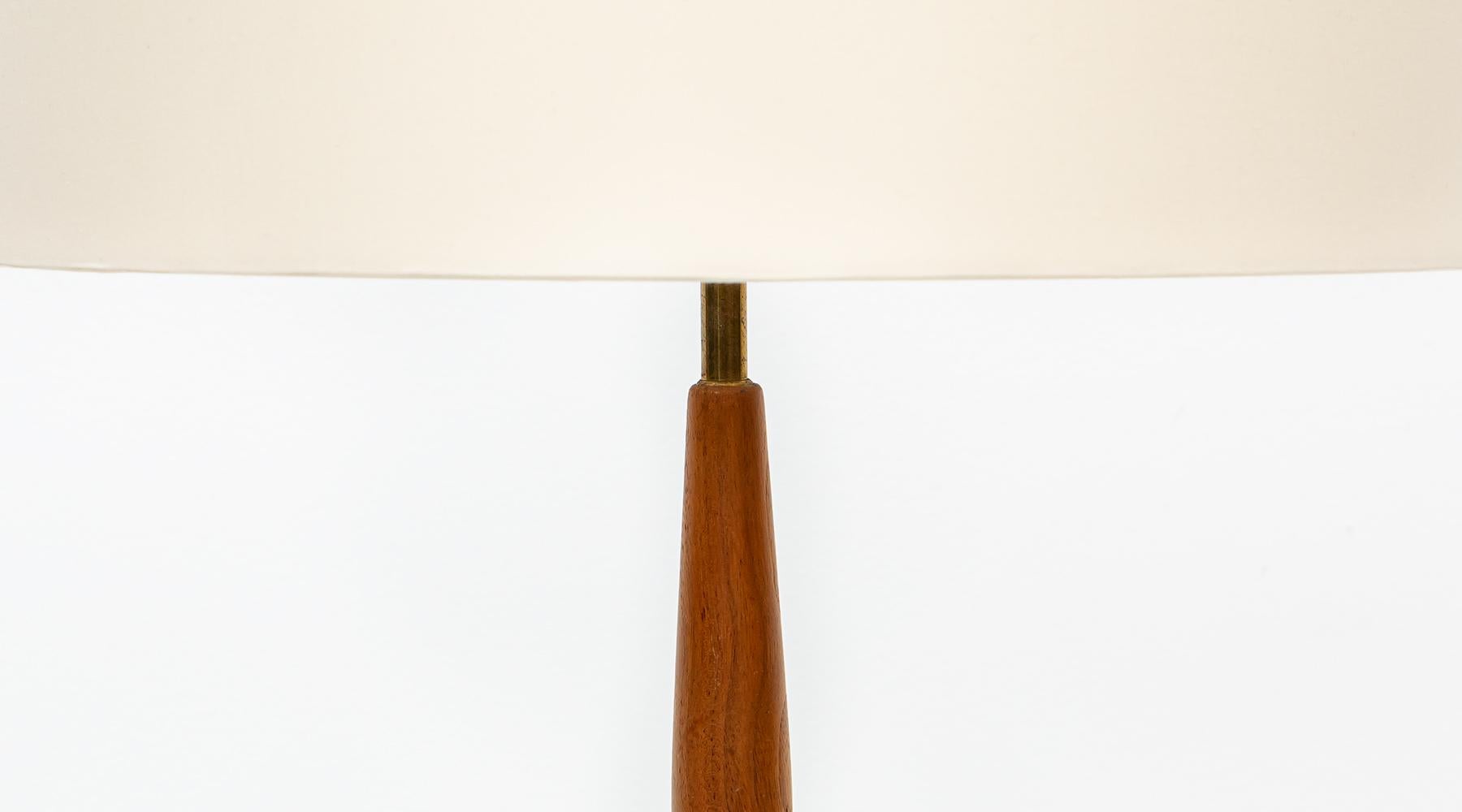 Wood 1960s White Fabric Shade Table Lamp by Gerald Thurston For Sale