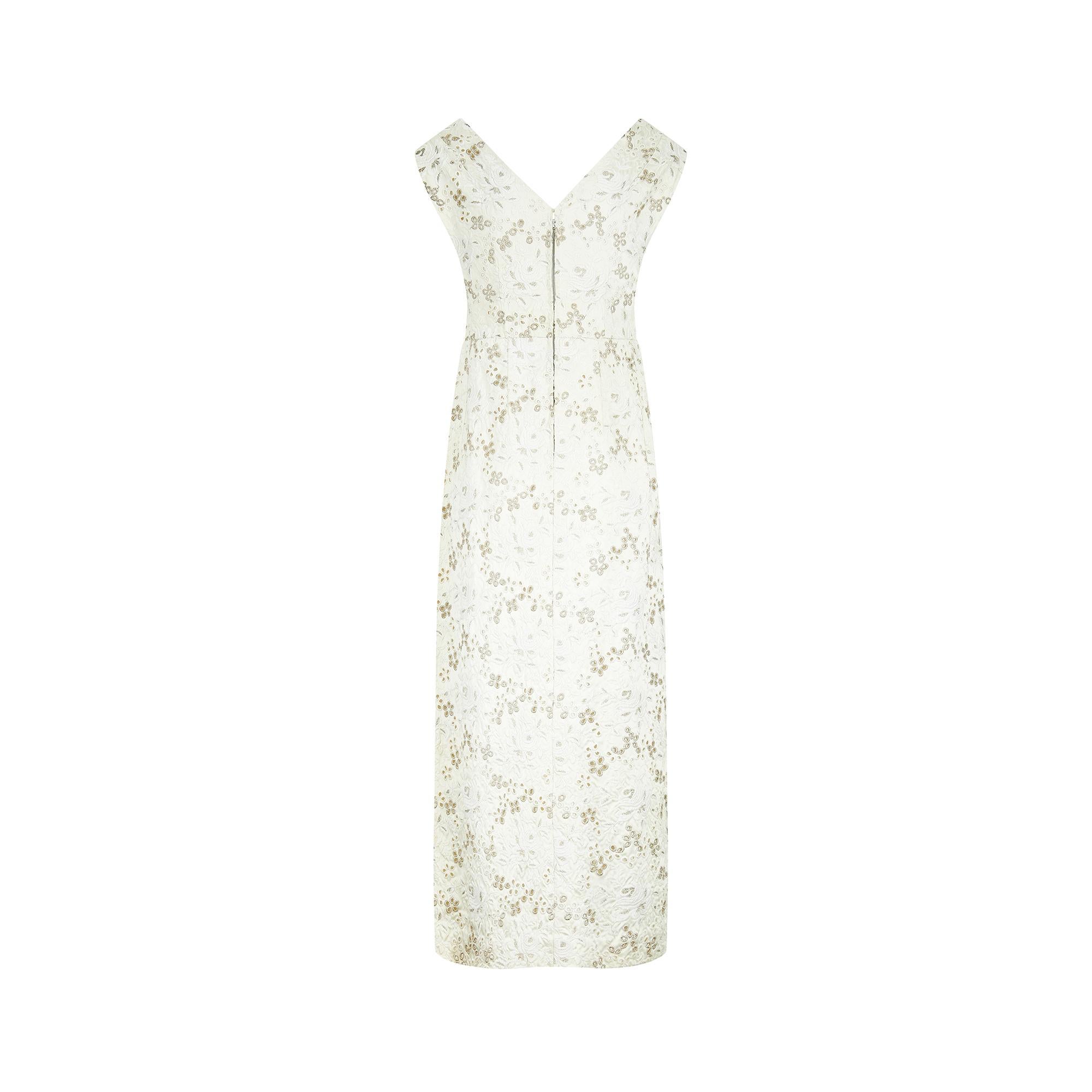 1960s White Floral Embroidered Brocade Column Dress In Excellent Condition In London, GB