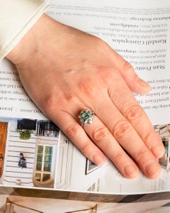 1960s White Gold Ring with Diamonds and Natural Emerald