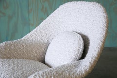 1960s White Knoll Womb Chair and Ottoman Holly Hunt Eero Saarinen Mid Century Mo