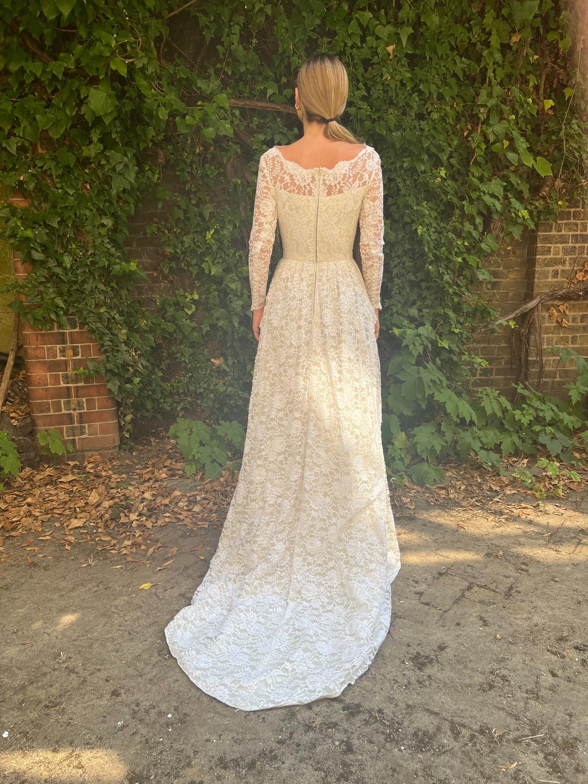 1960s White Lace Tiered Wedding Dress with Train For Sale 2