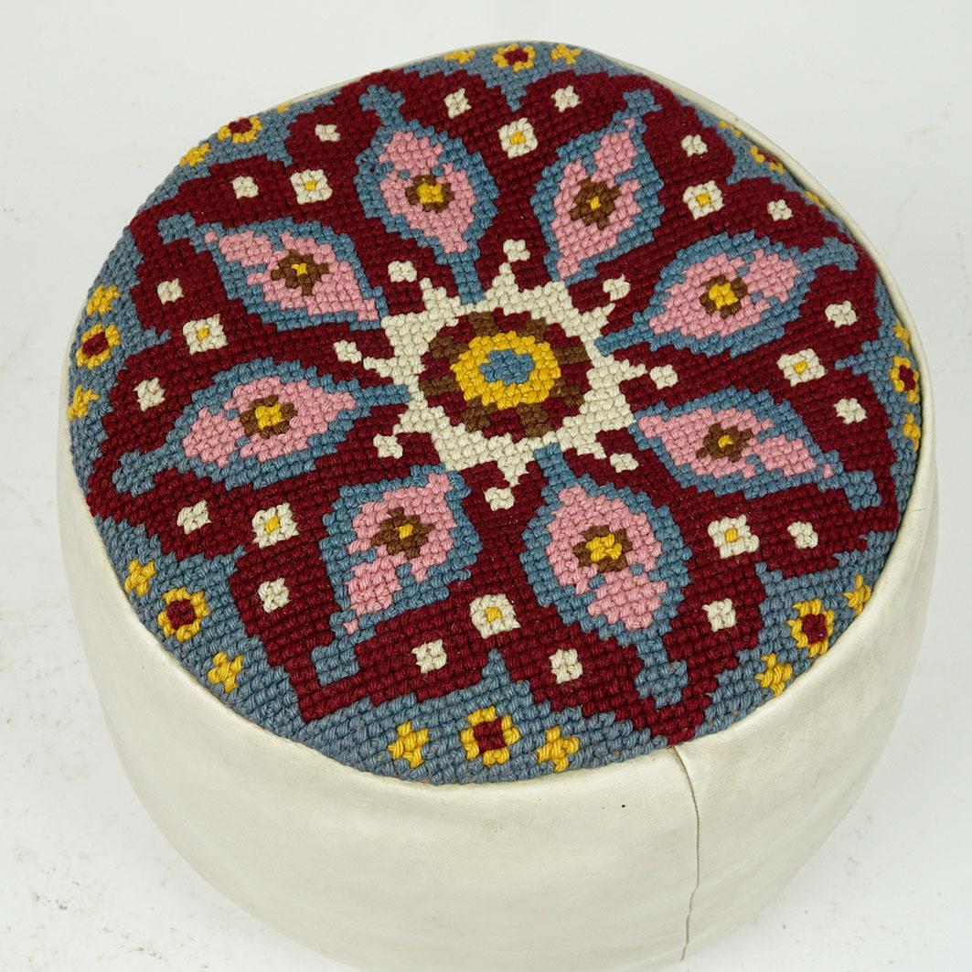 Mid-Century Modern 1960s white Leather and embroidered seat Pouf For Sale