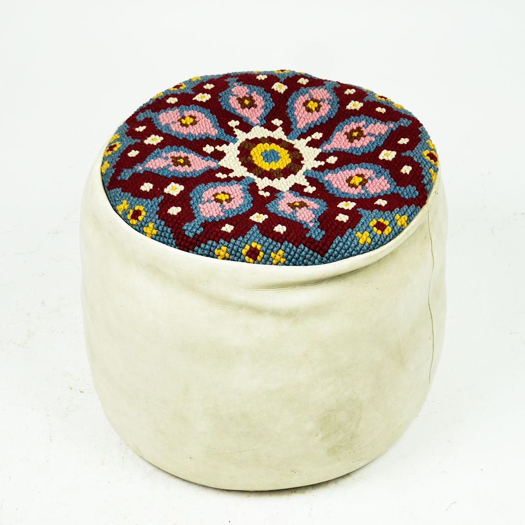 Mid-20th Century 1960s white Leather and embroidered seat Pouf For Sale
