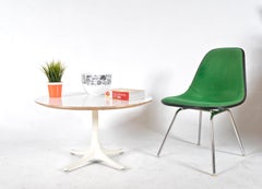 1960s White Low Coffee Side Table by George Nelson for Herman Miller Model 5452