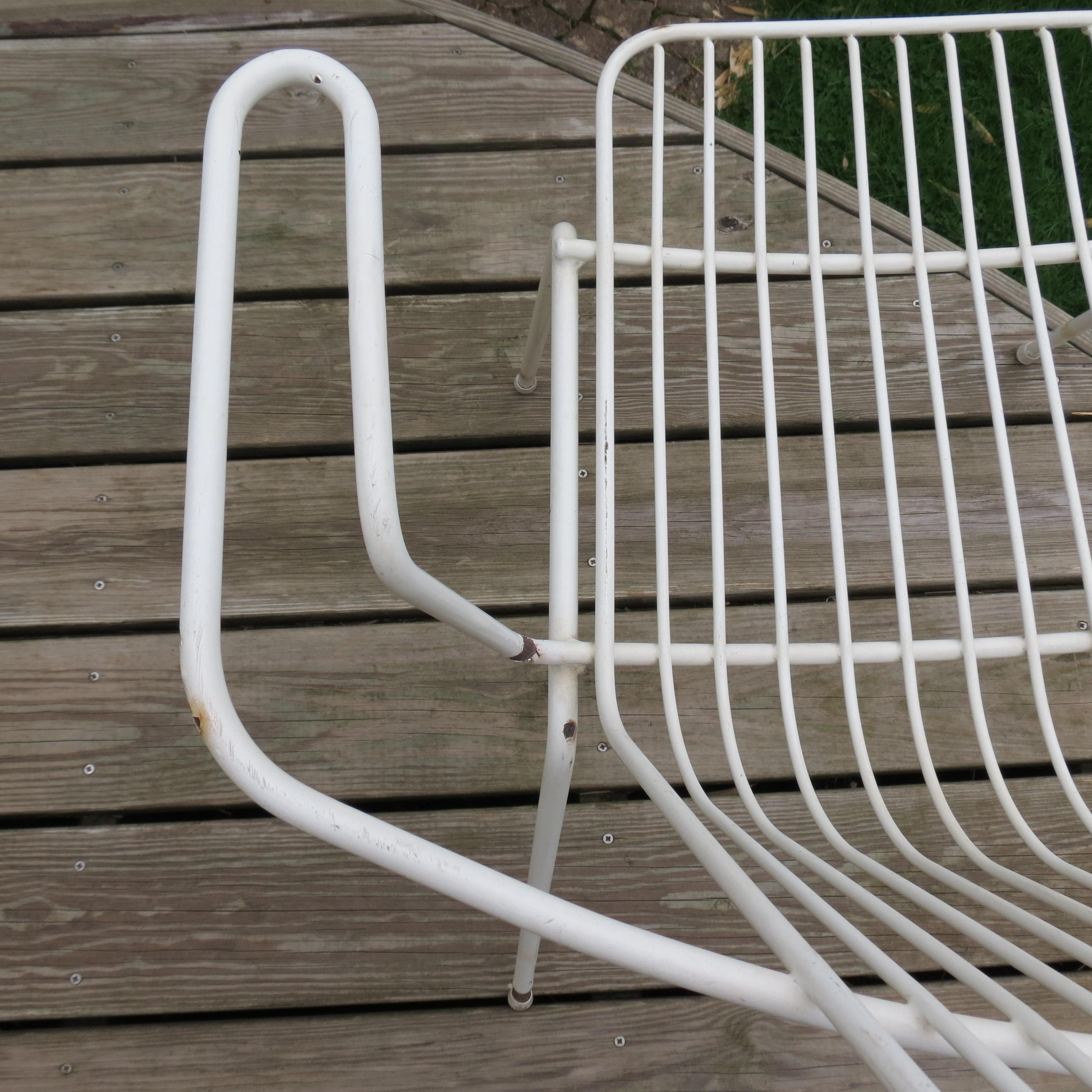 Chaise de jardin Midcentury en métal blanc des années 1960 9