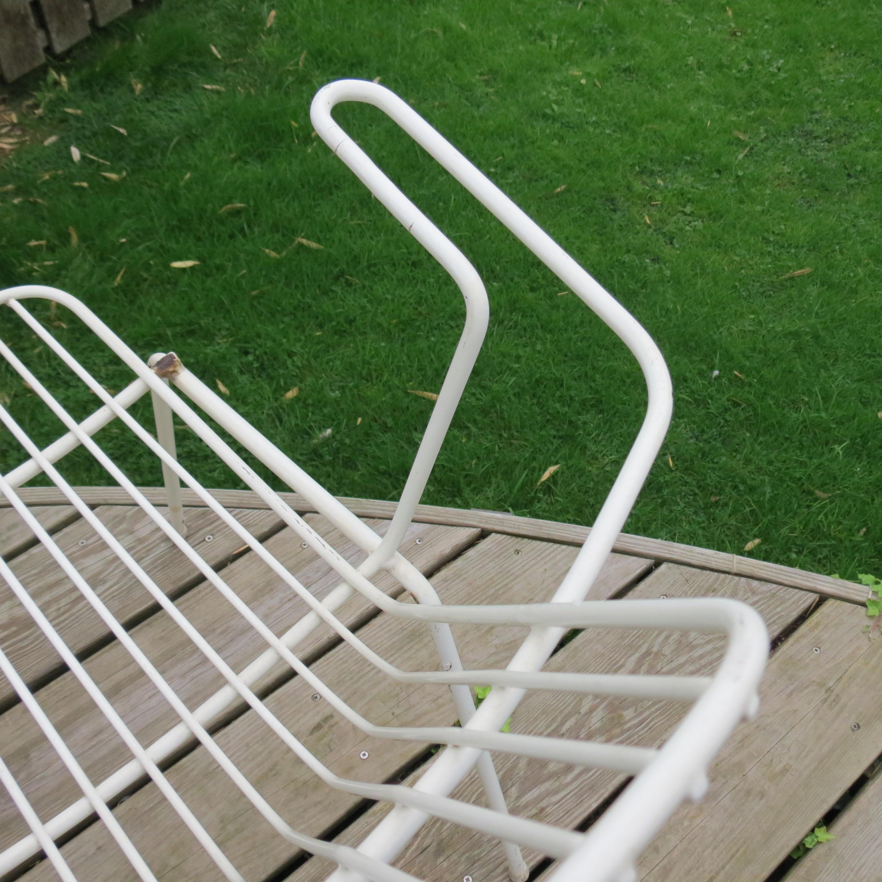 Chaise de jardin Midcentury en métal blanc des années 1960 10