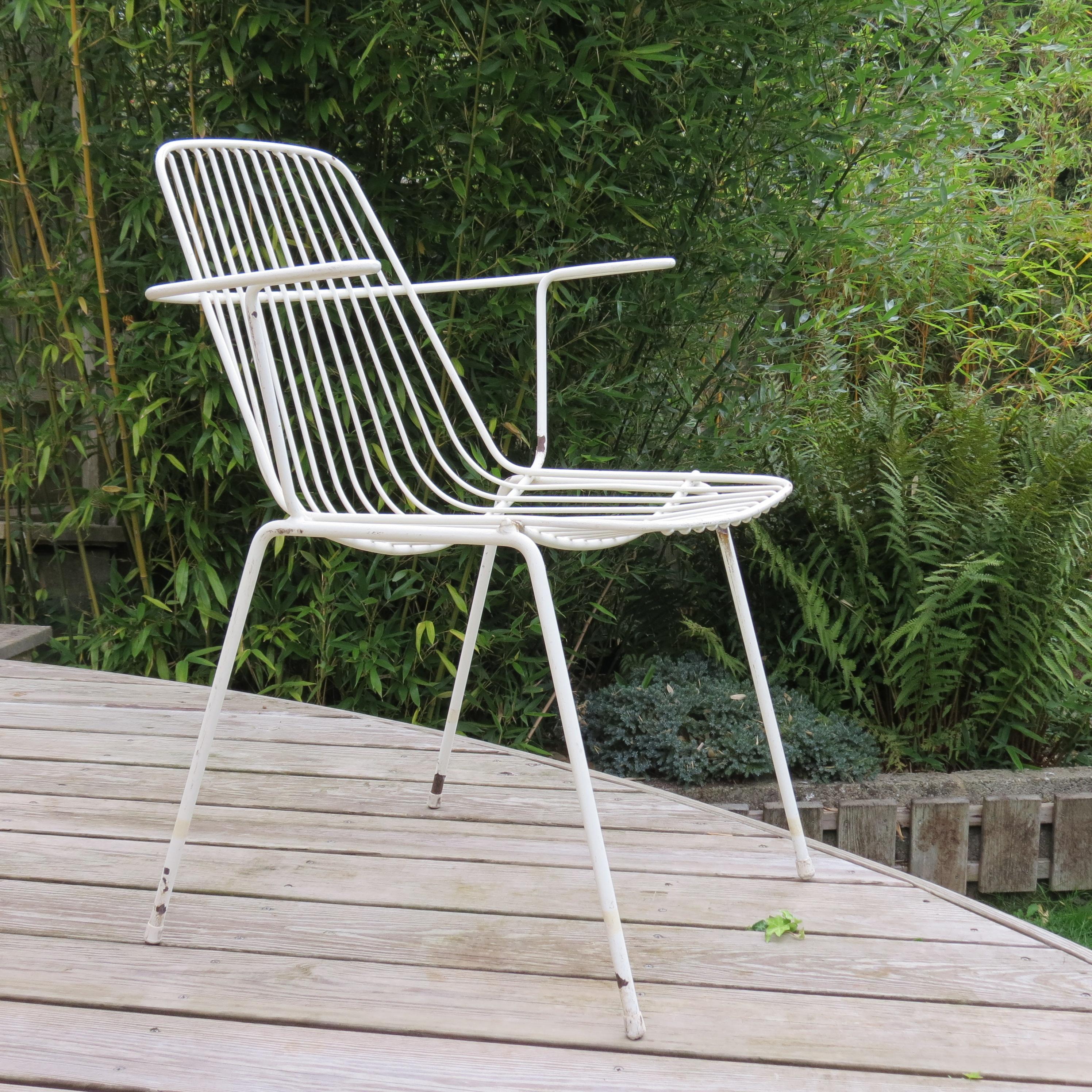 Mid-Century Modern 1960s White Metal Midcentury Garden Chair For Sale